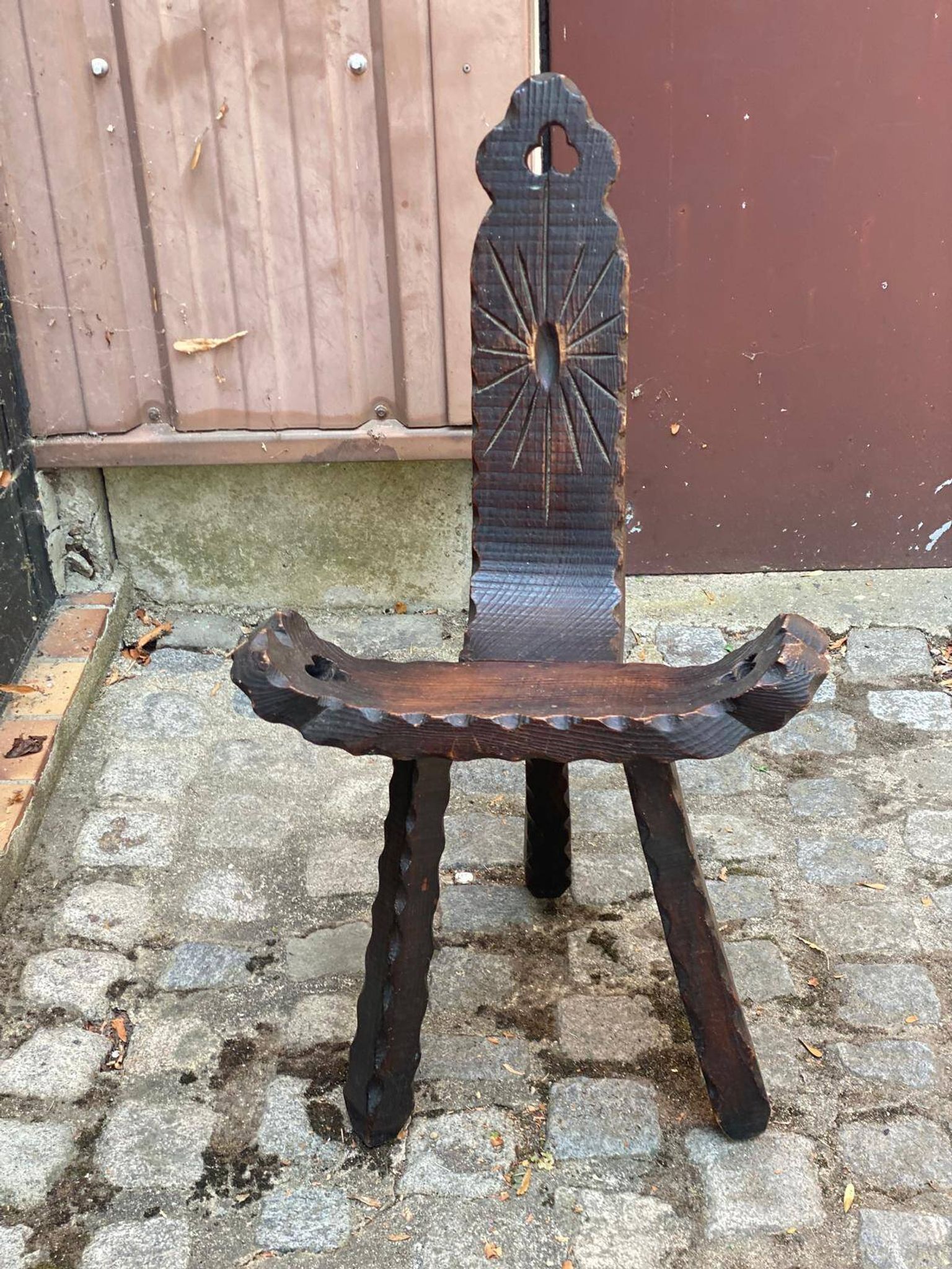 Vintage brutalist tripod chair in carved wood with wooden screw assembly XI.
