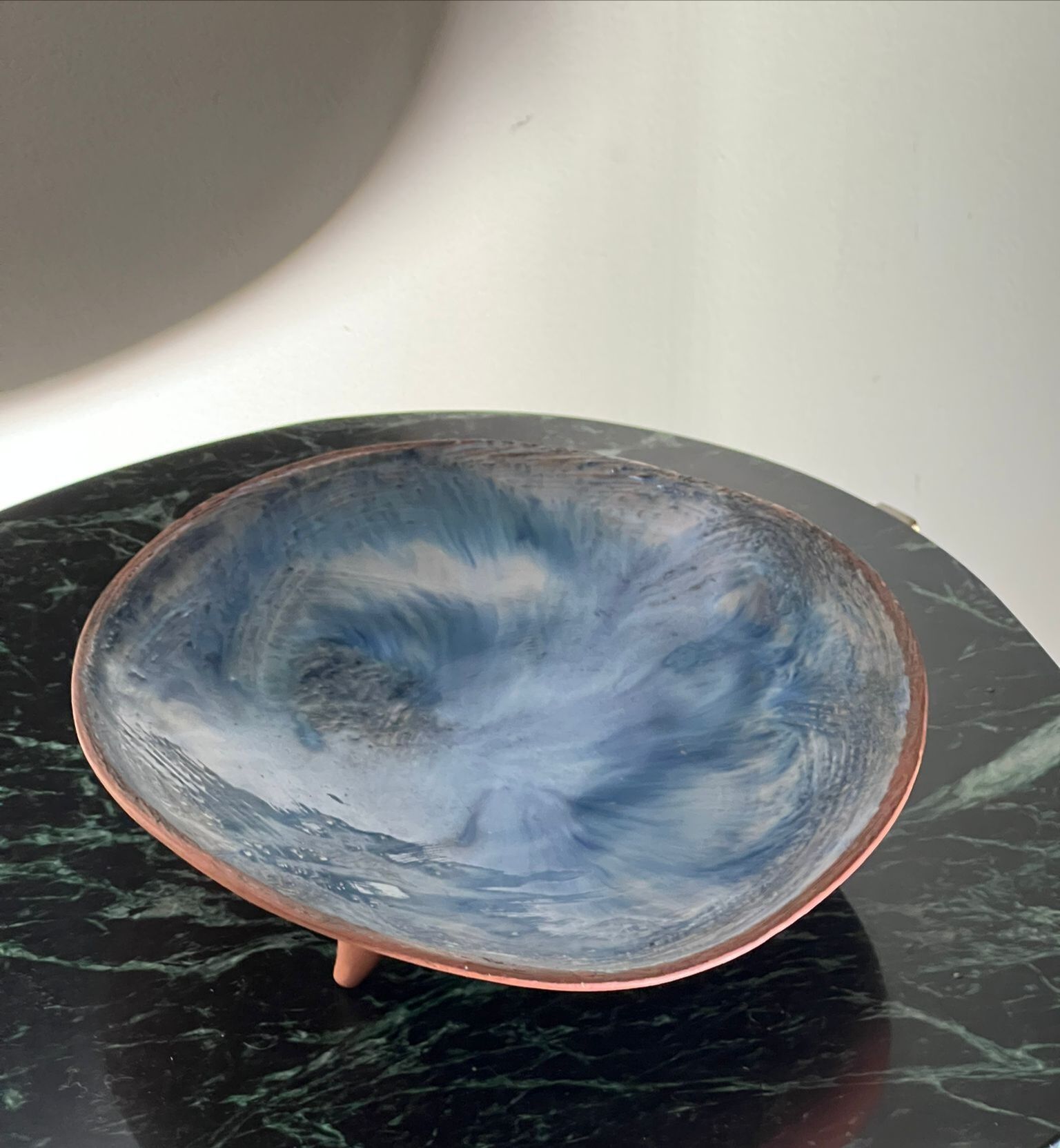 Coupe tripode en gres émaillé, céramique JS