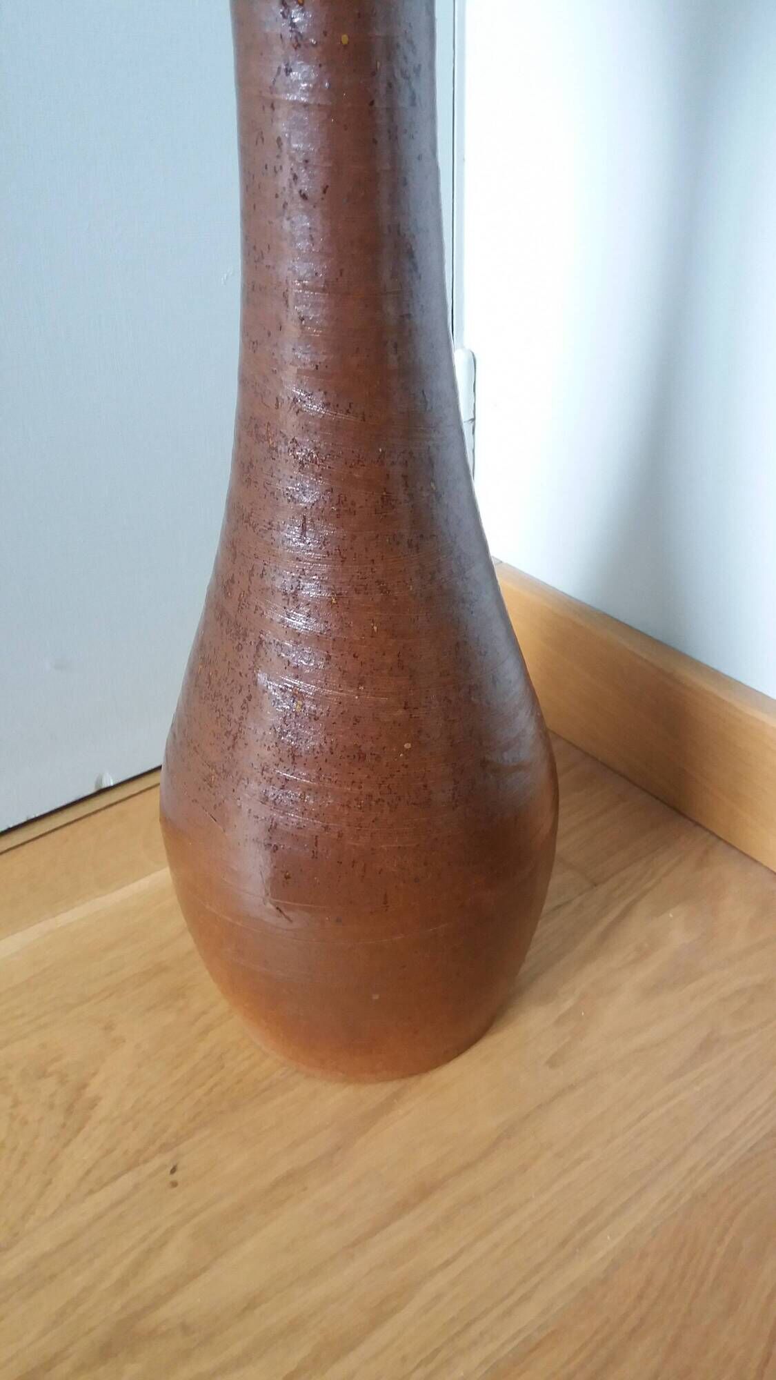 XXL brutalist ceramic floor-standing ashtray in the shape of a keel, stoneware.