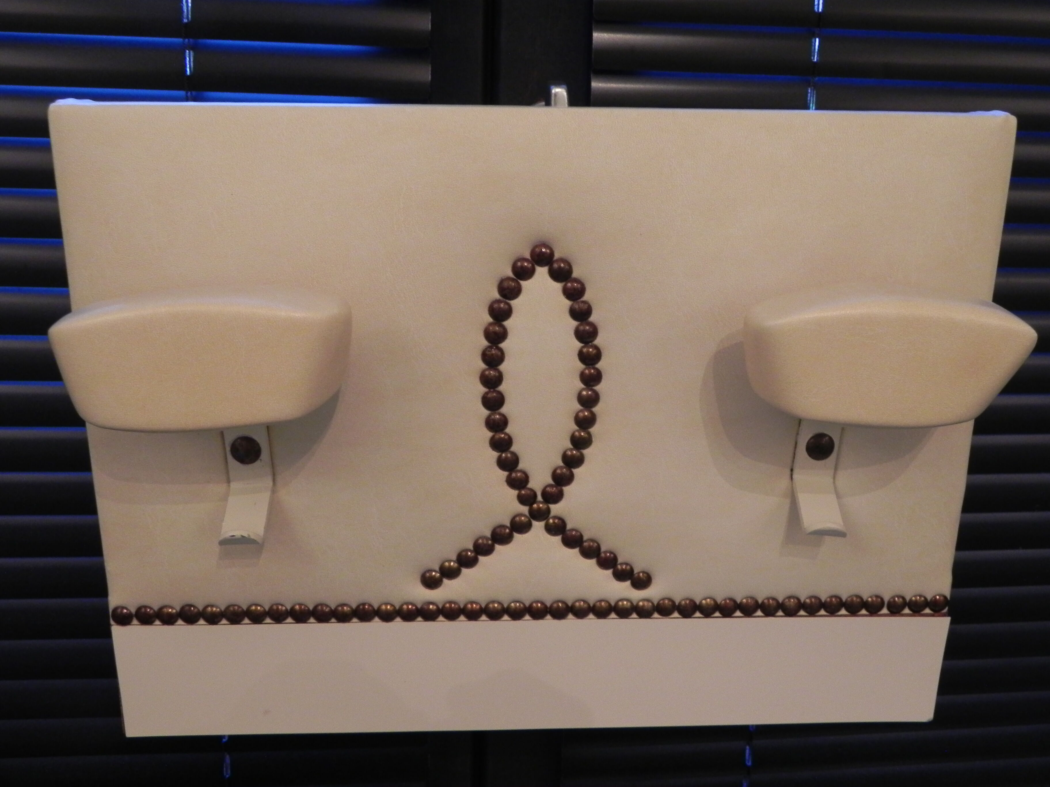 Meuble coiffeuse kitsch