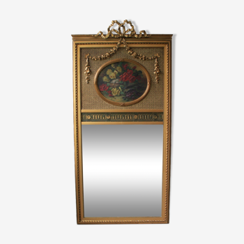 Overmantel mirror with oval decoration and Louis XVI style pediment