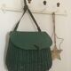 Ancien panier de pêche avec lanière en cuir