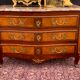 Commode galbée en marqueterie d’époque Rrégence