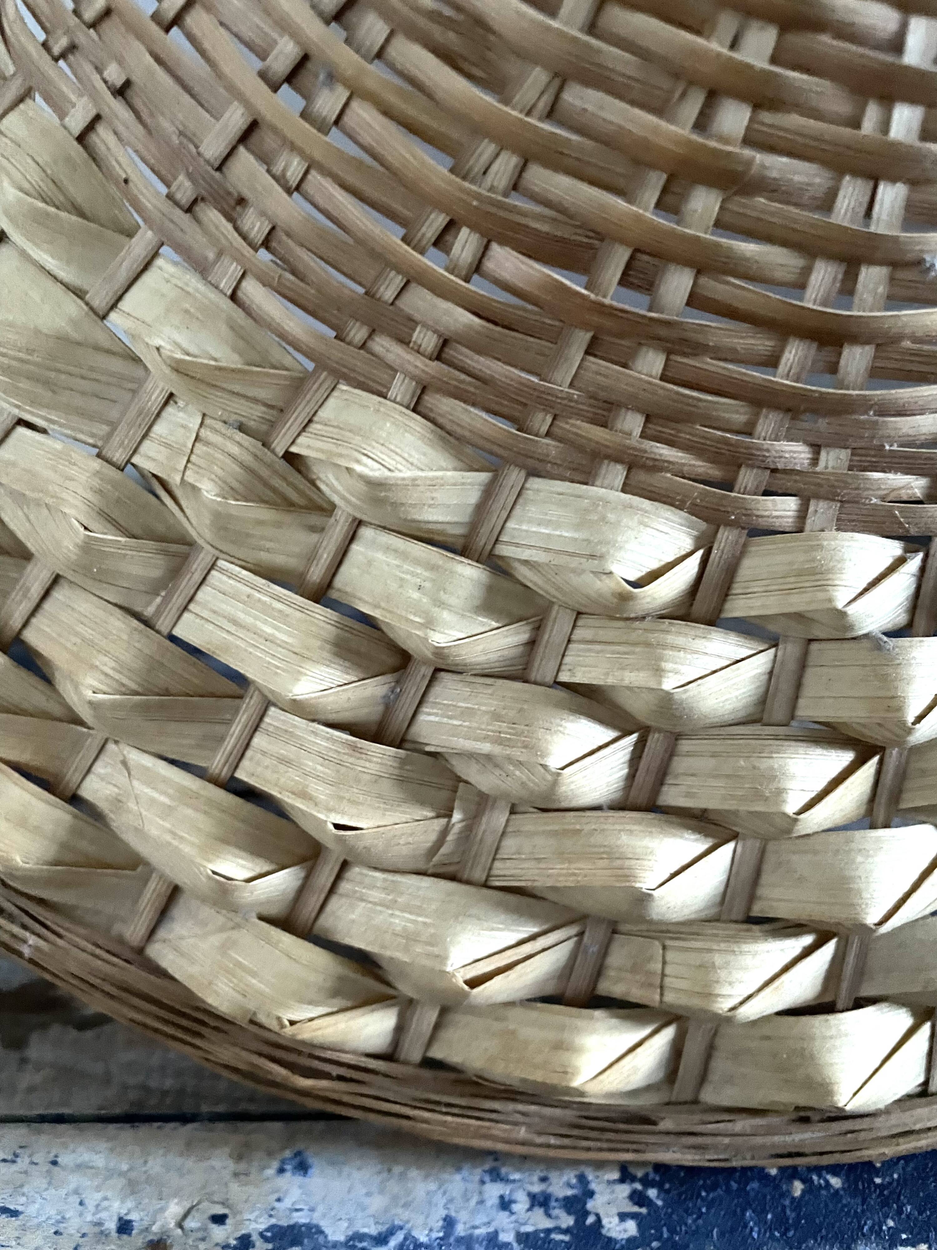 Vintage suspension in woven wicker