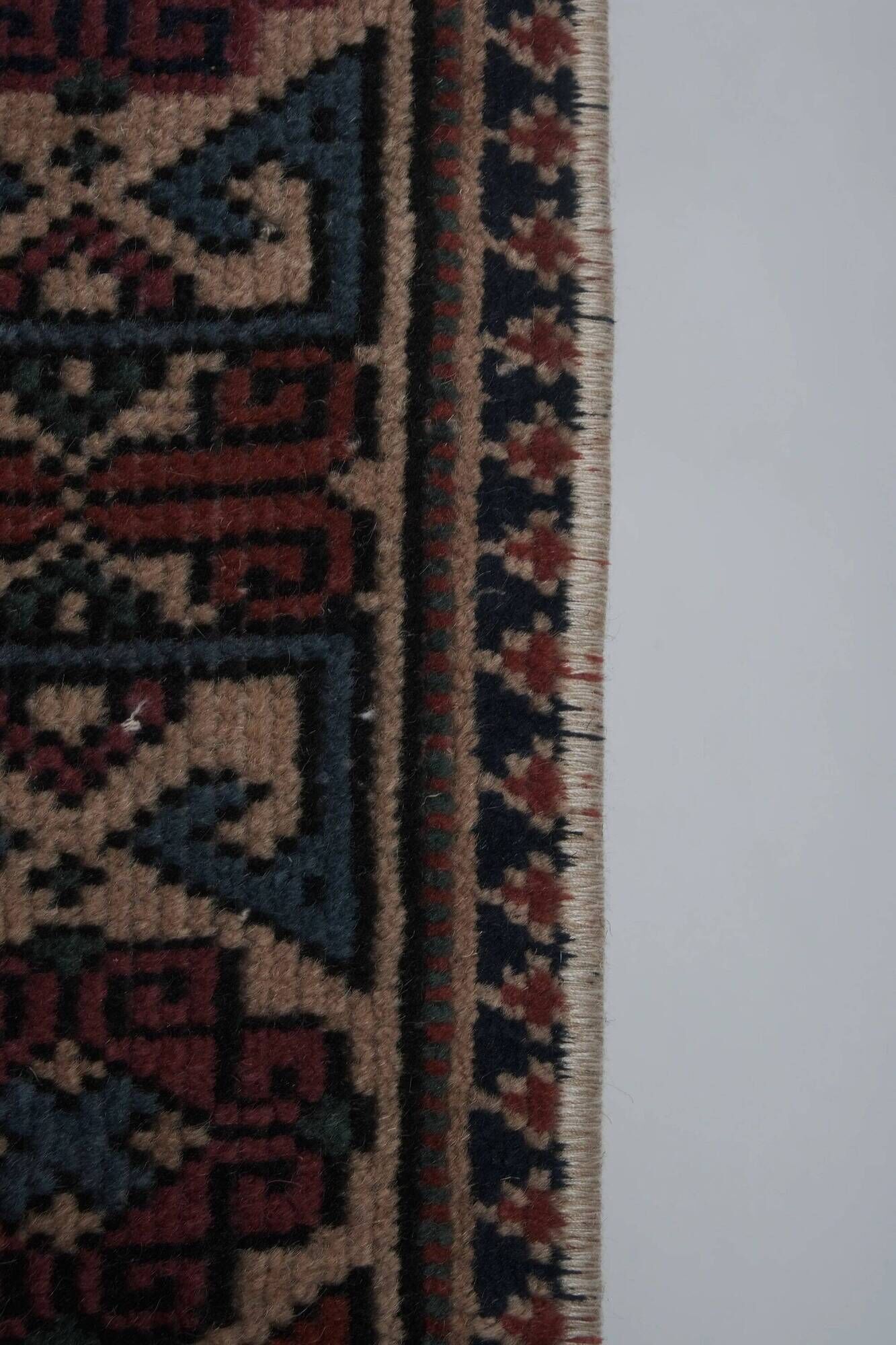 Vintage Turkish handmade rug 120x201 cm