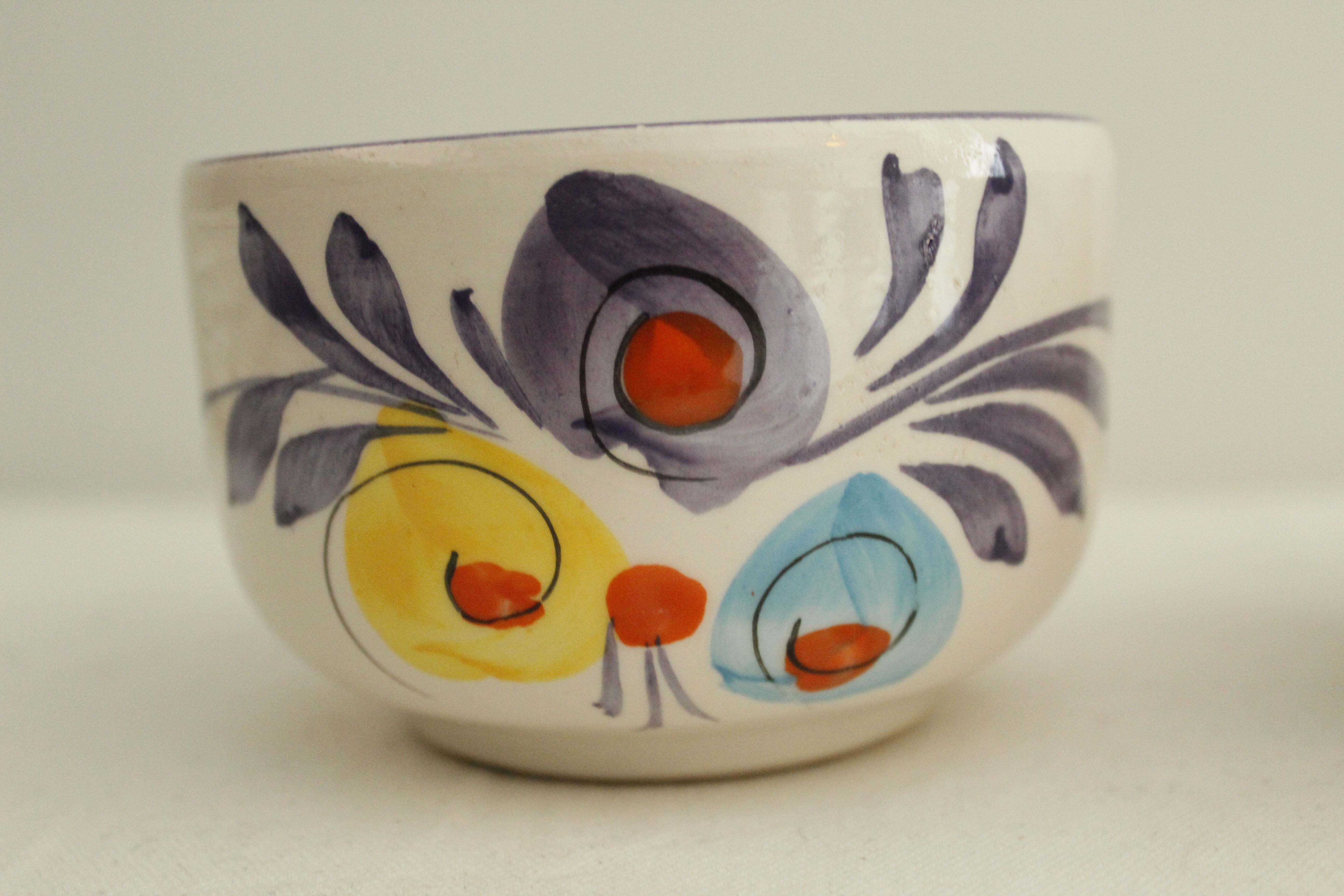 2 vintage tea cups floral patterns