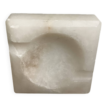 Individual ashtray in alabaster
