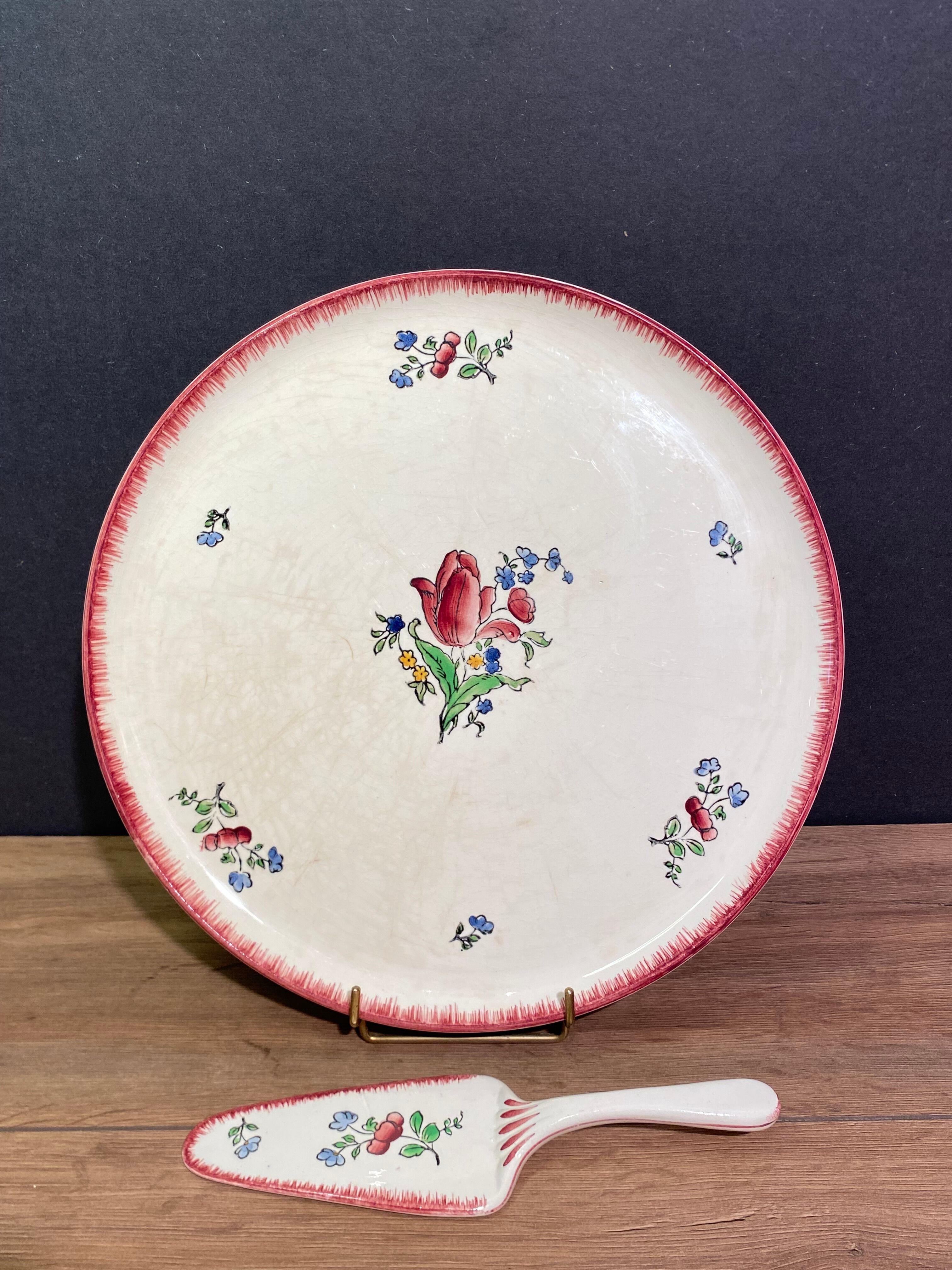 Pie tray with pie shovel in Gien earthenware, Lorraine décor