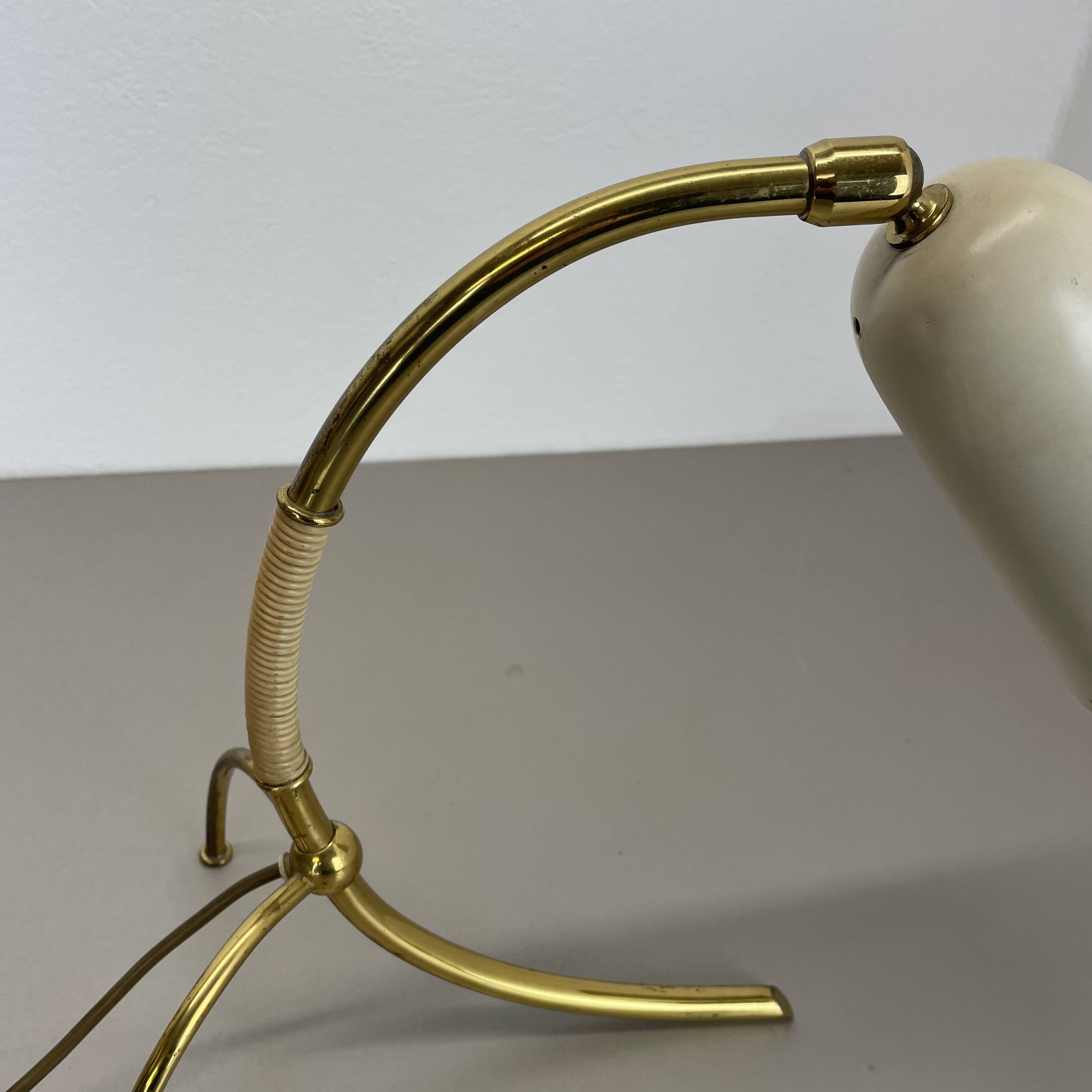 Tripod kalmar stilnovo style hollywood regency table lamp in brass, austria, 1950s