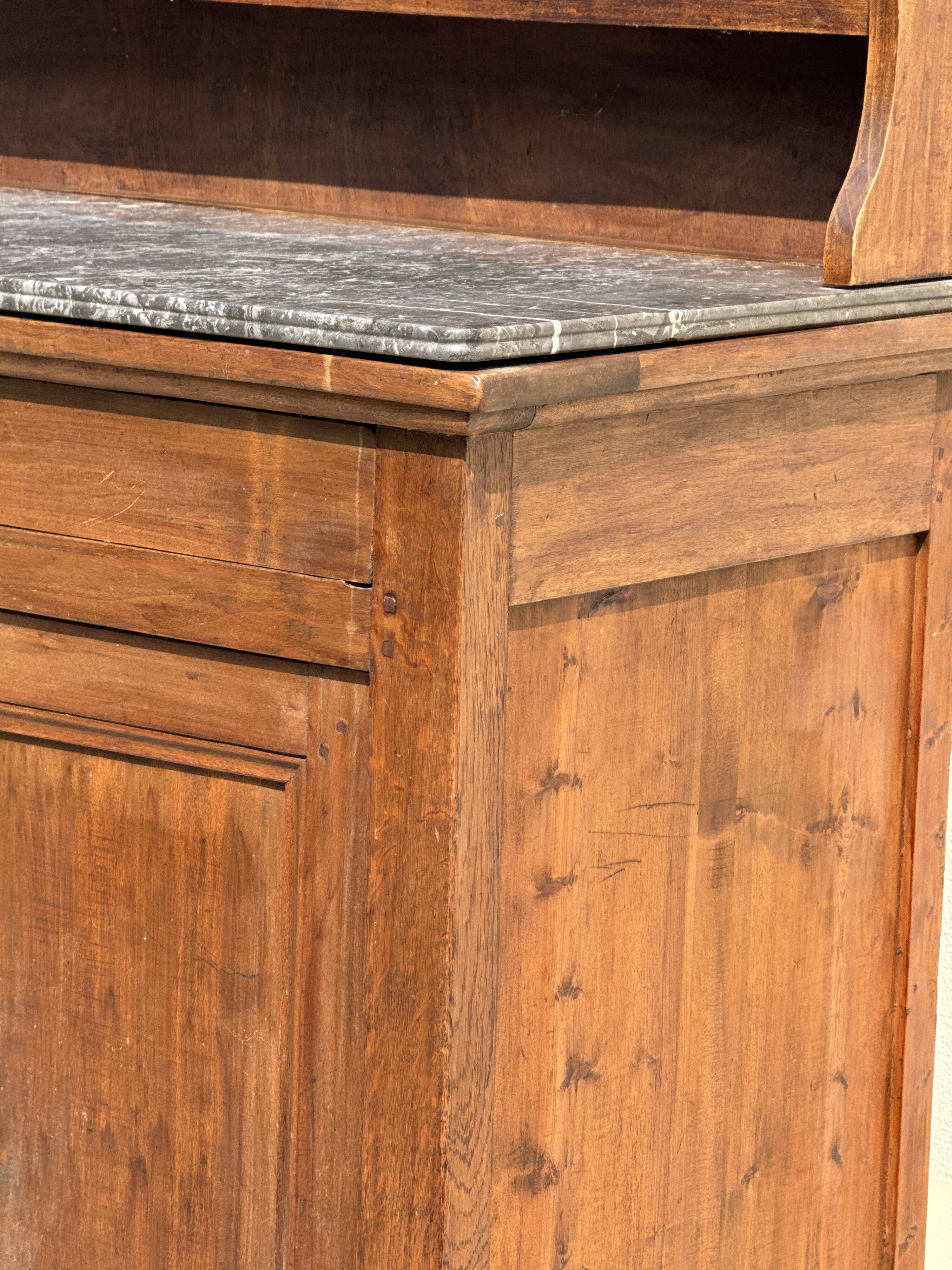 Grand buffet, meuble de toilette ancienne à dessus de marbre XIXe