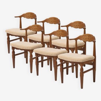 Ensemble de 6 chaises de salle à manger de Hennig Kjaernulf retapissées en peau de mouton