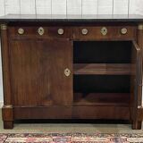 Buffet Empire début XIXème en acajou et dessus marbre noir