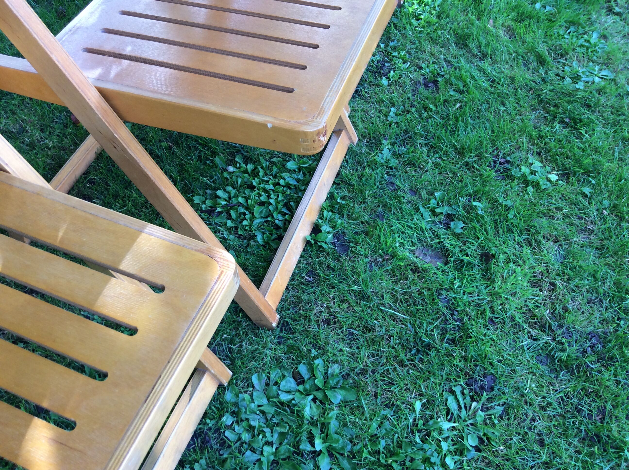 Series of 3 folding chairs