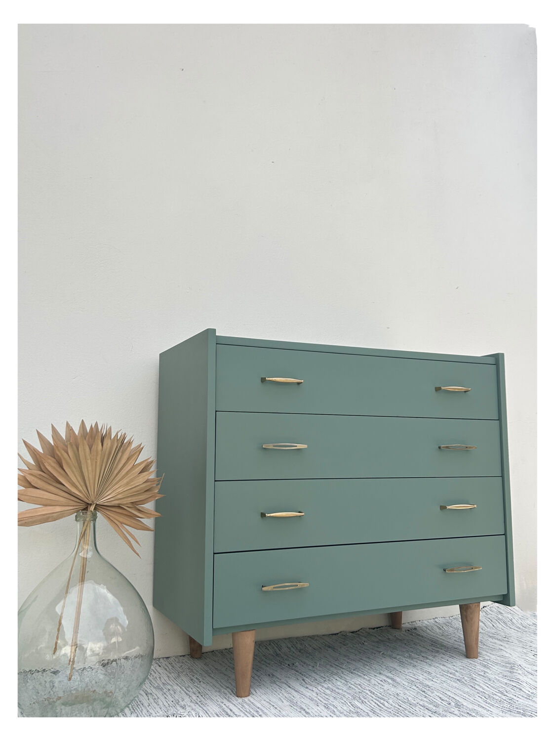 Vintage chest of drawers