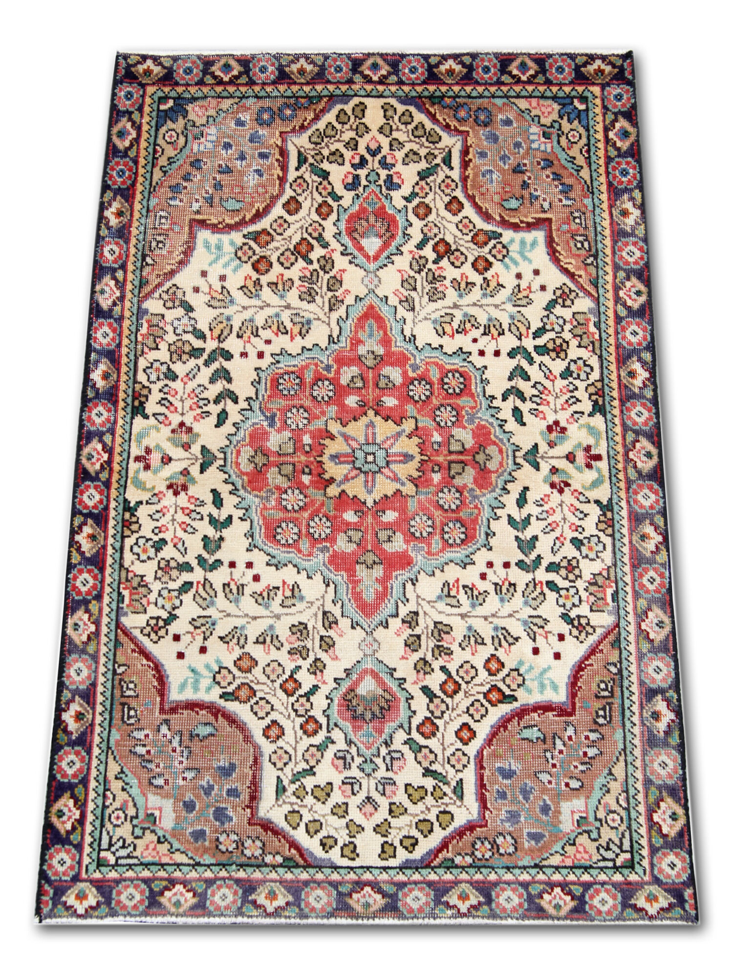 Handwoven oriental cream wool rug, traditional medallion carpet- 90x140cm