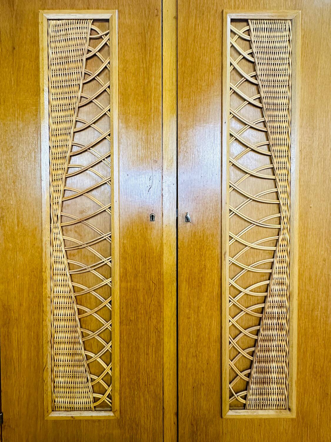 Armoire vintage