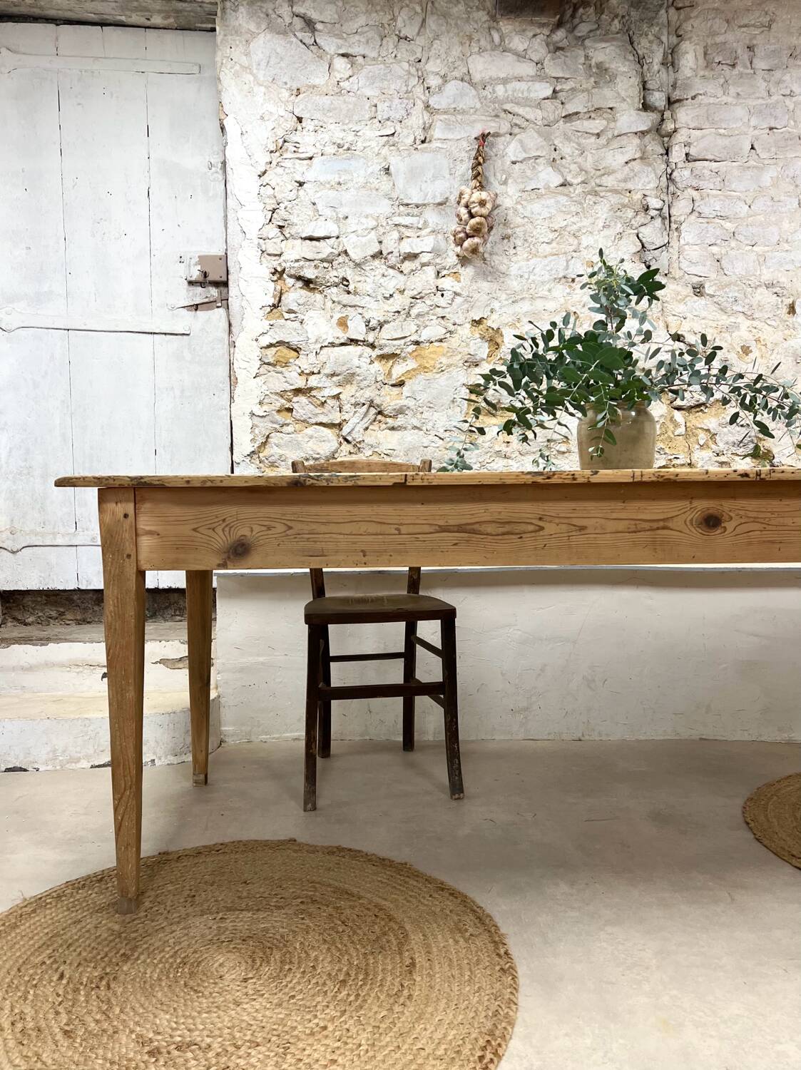 Farm table