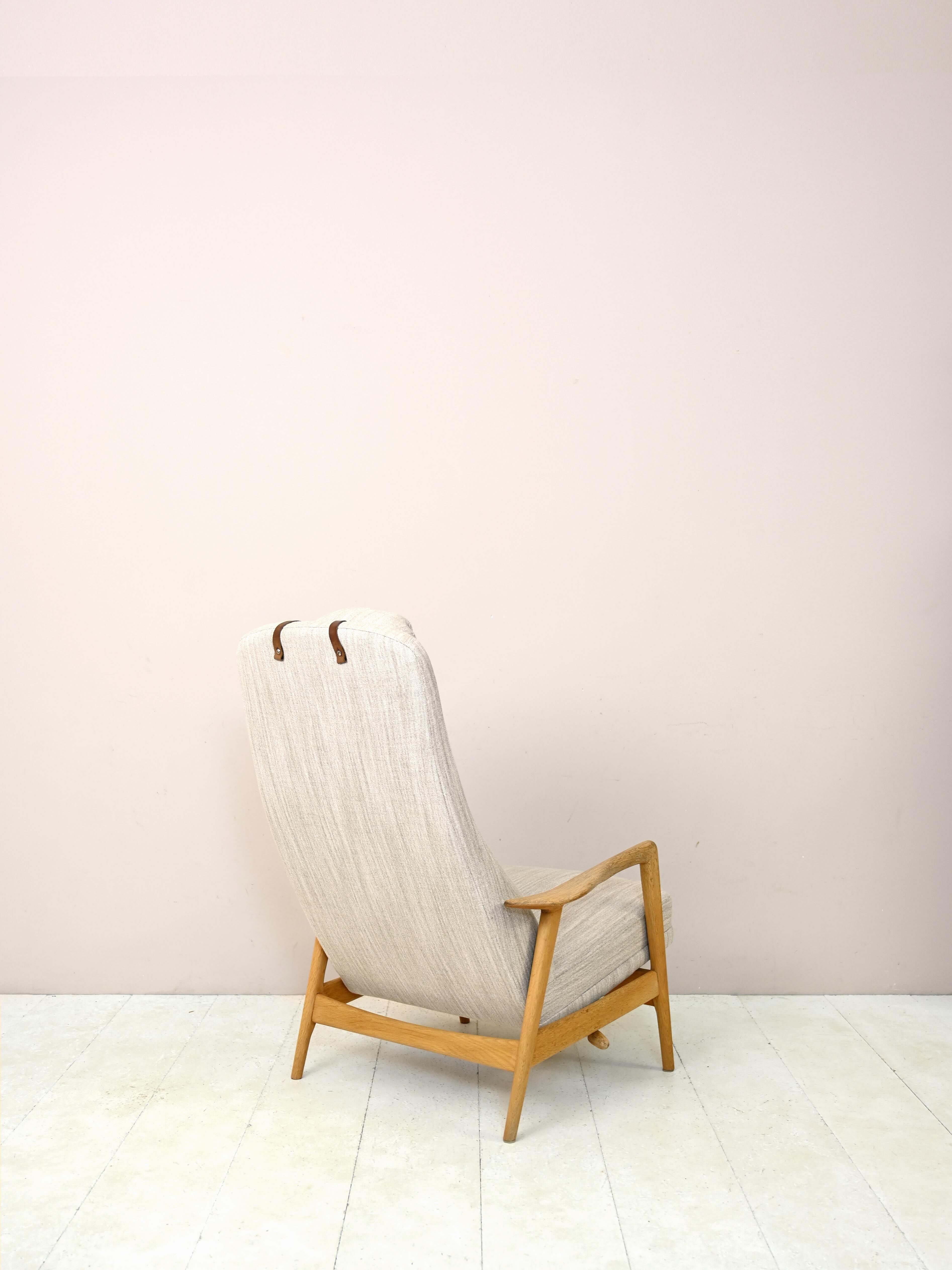 Fauteuil inclinable et repose-pieds par Alf Svensson