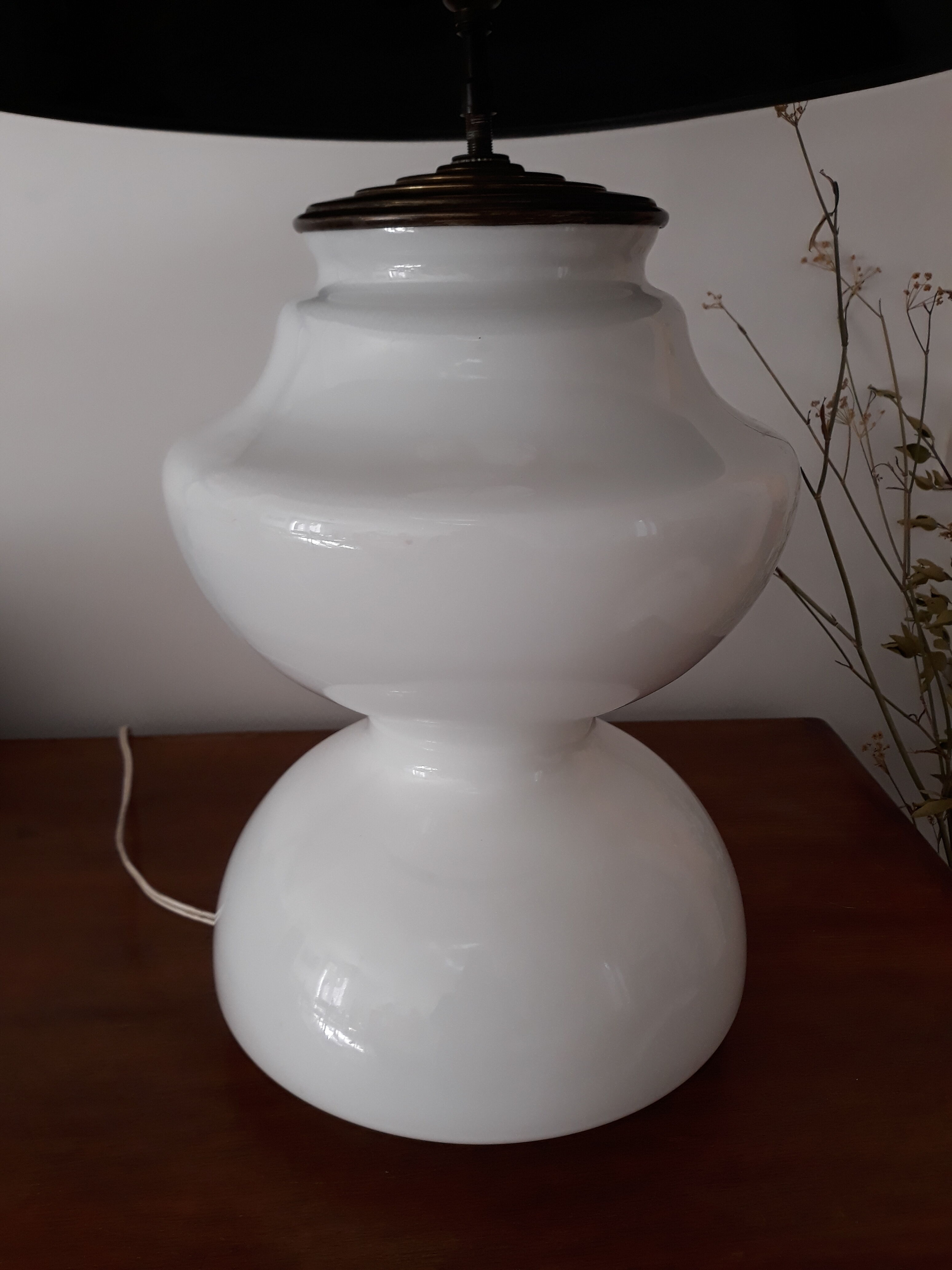 Lamp in white opaline Italian 60-70 years
