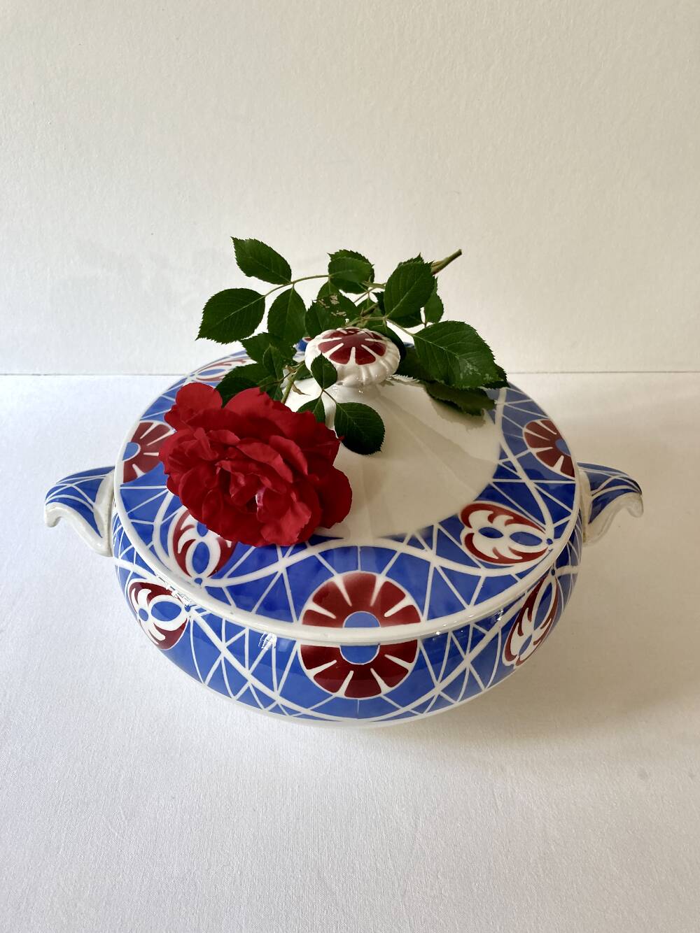 Soup tureen, Sarreguemines, Robinson model
