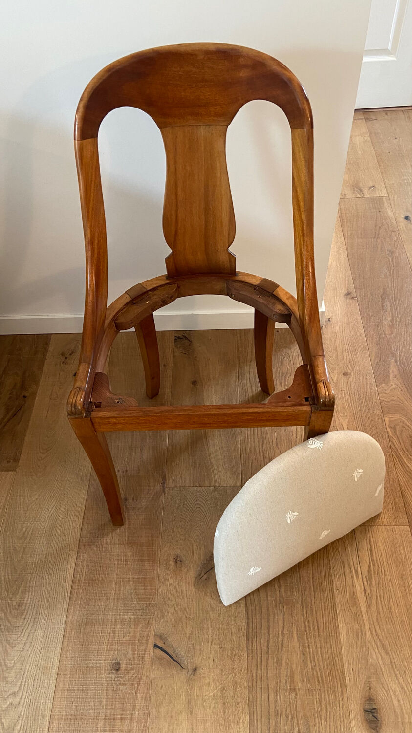 Vintage empire style gondola chair