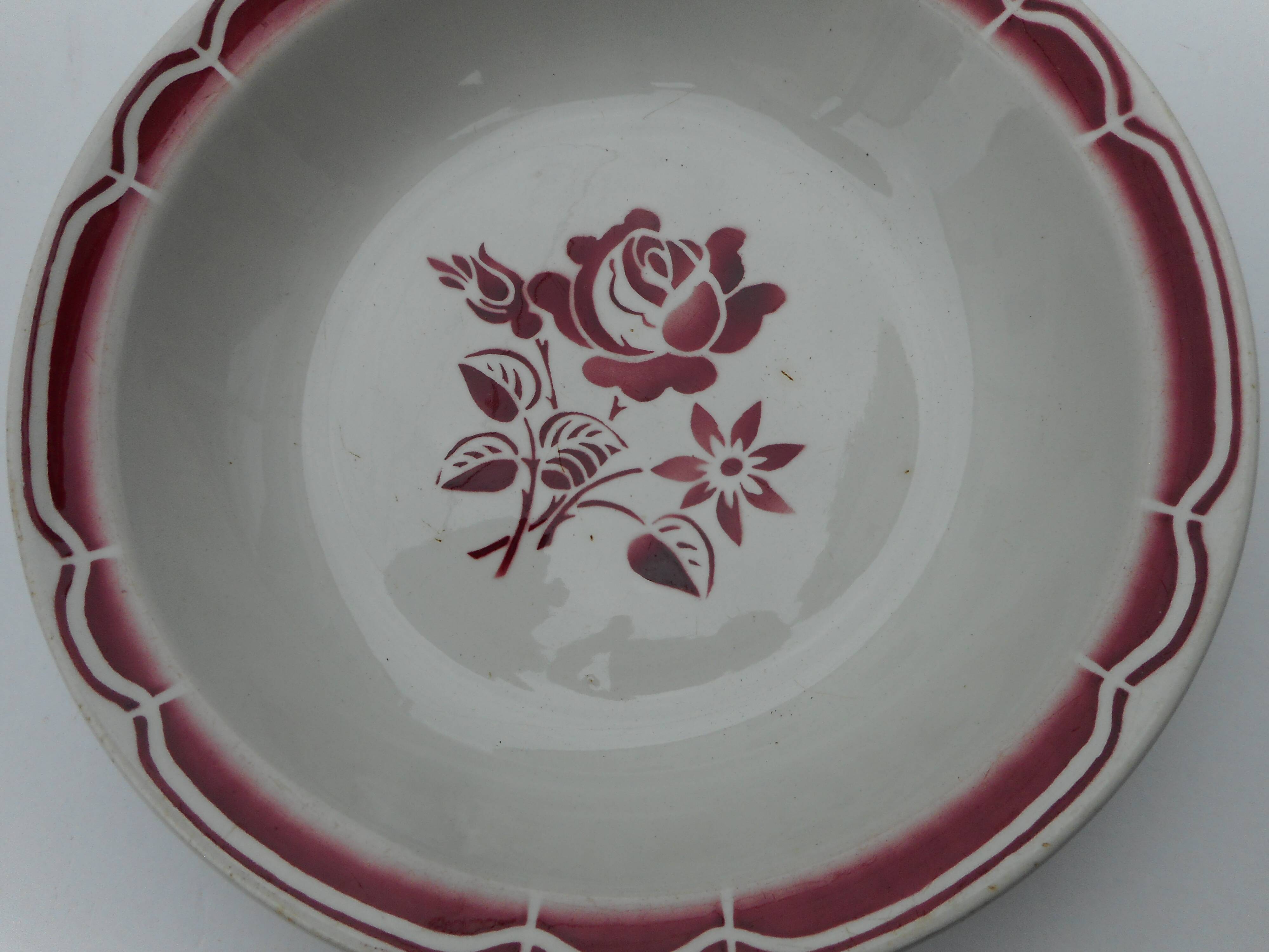 Hollow dish, round, floral decoration