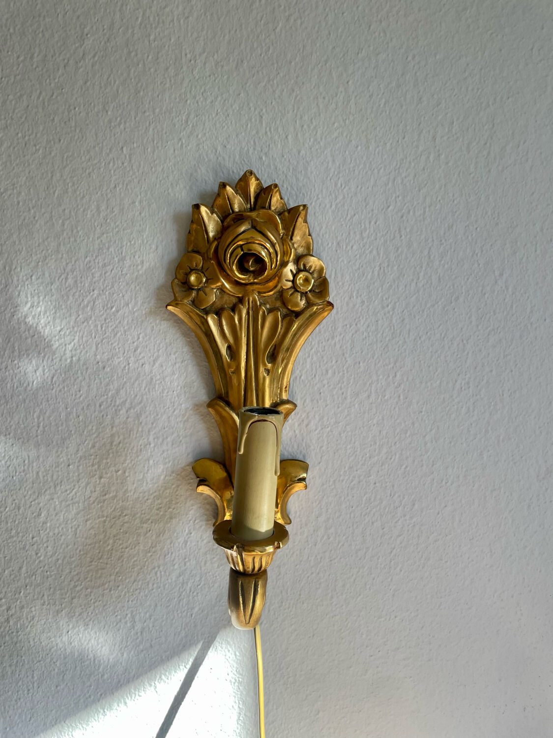 Pair of vintage gilded wood electric wall sconces