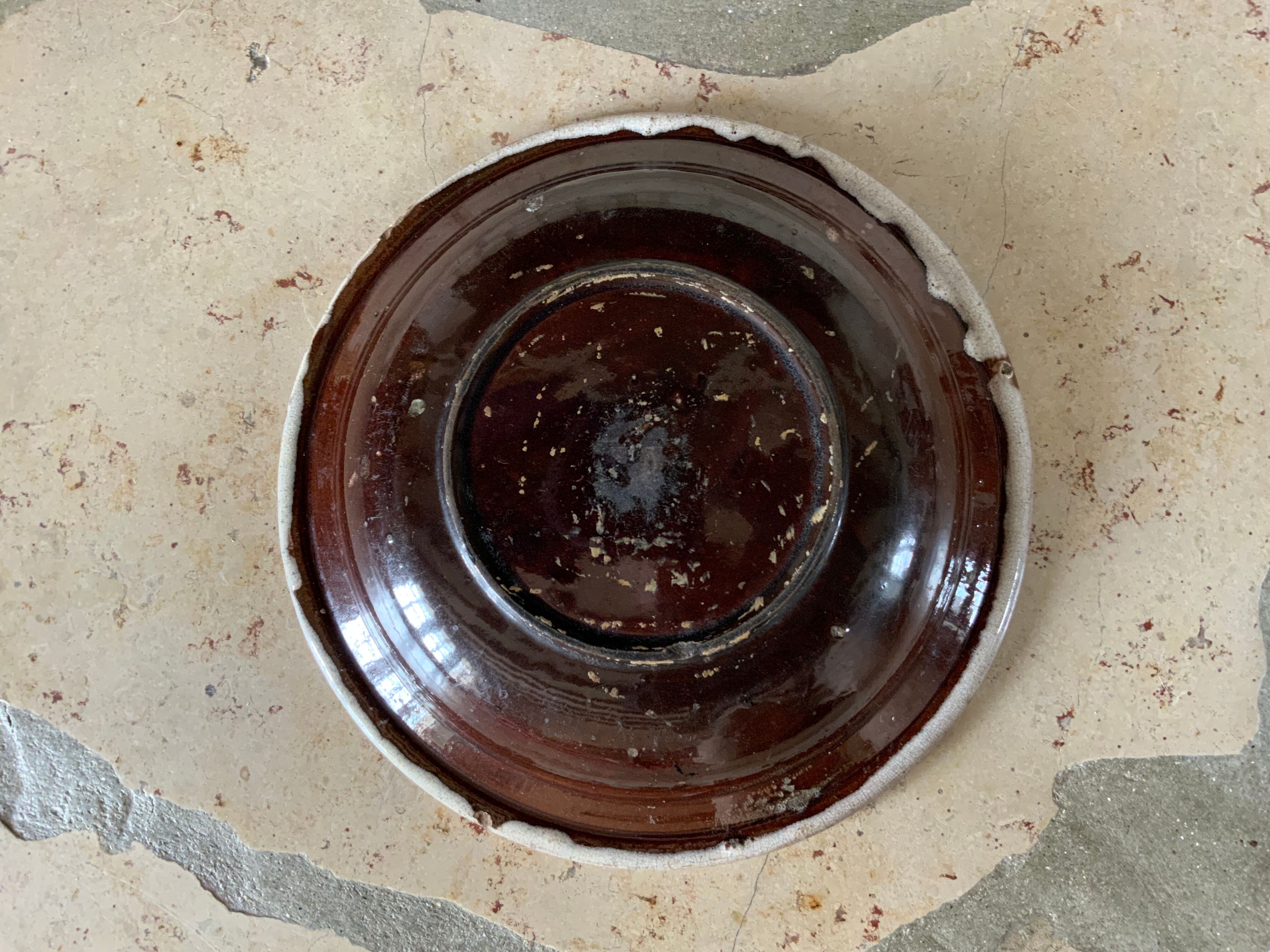 Flat in earthenware brown ass of forges the waters late 18th century at the beginning of the 19th century