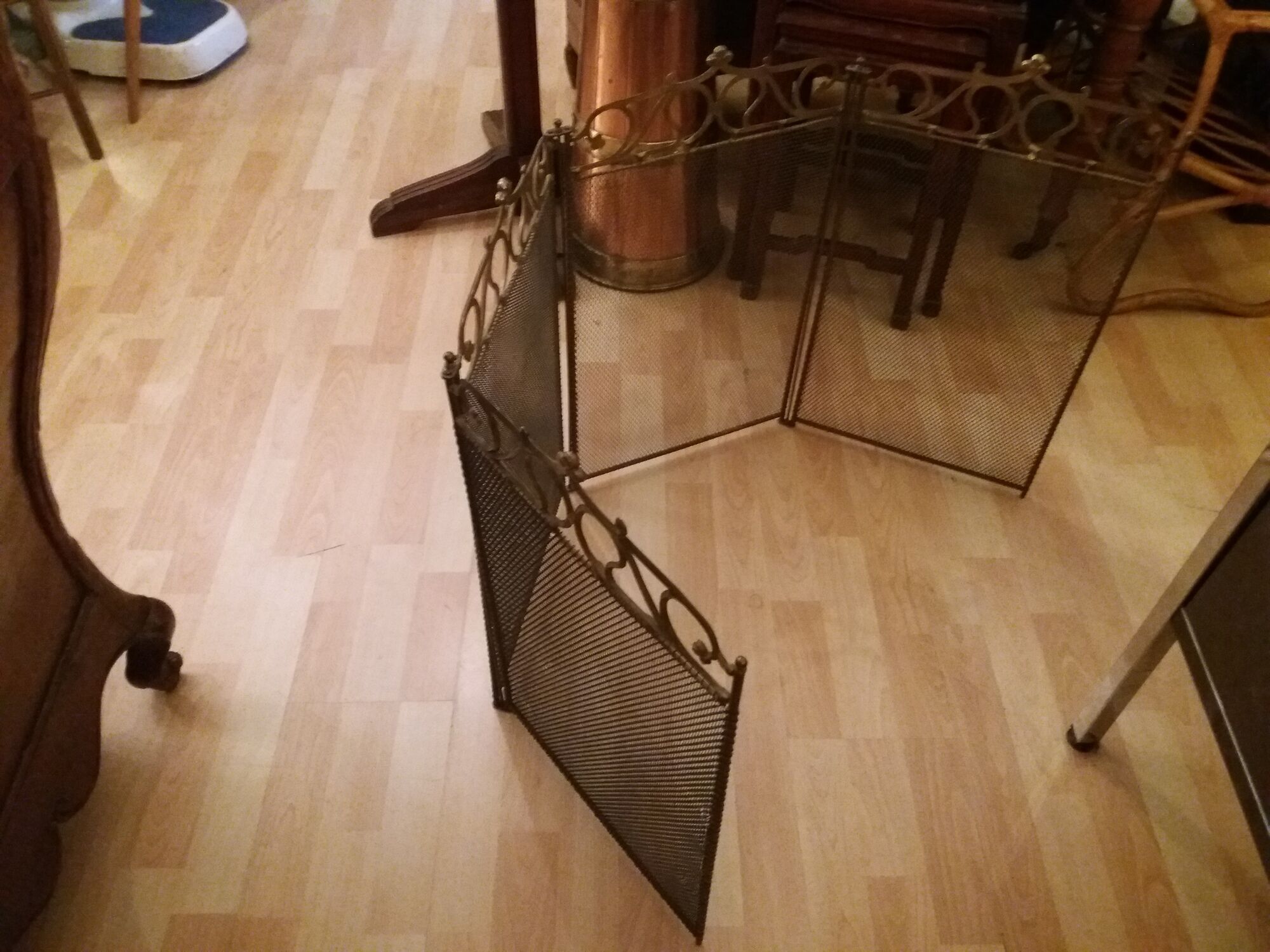 Firewall in 4 elements of style neo Gothic bronze and iron mesh in perfect condition and time 1950