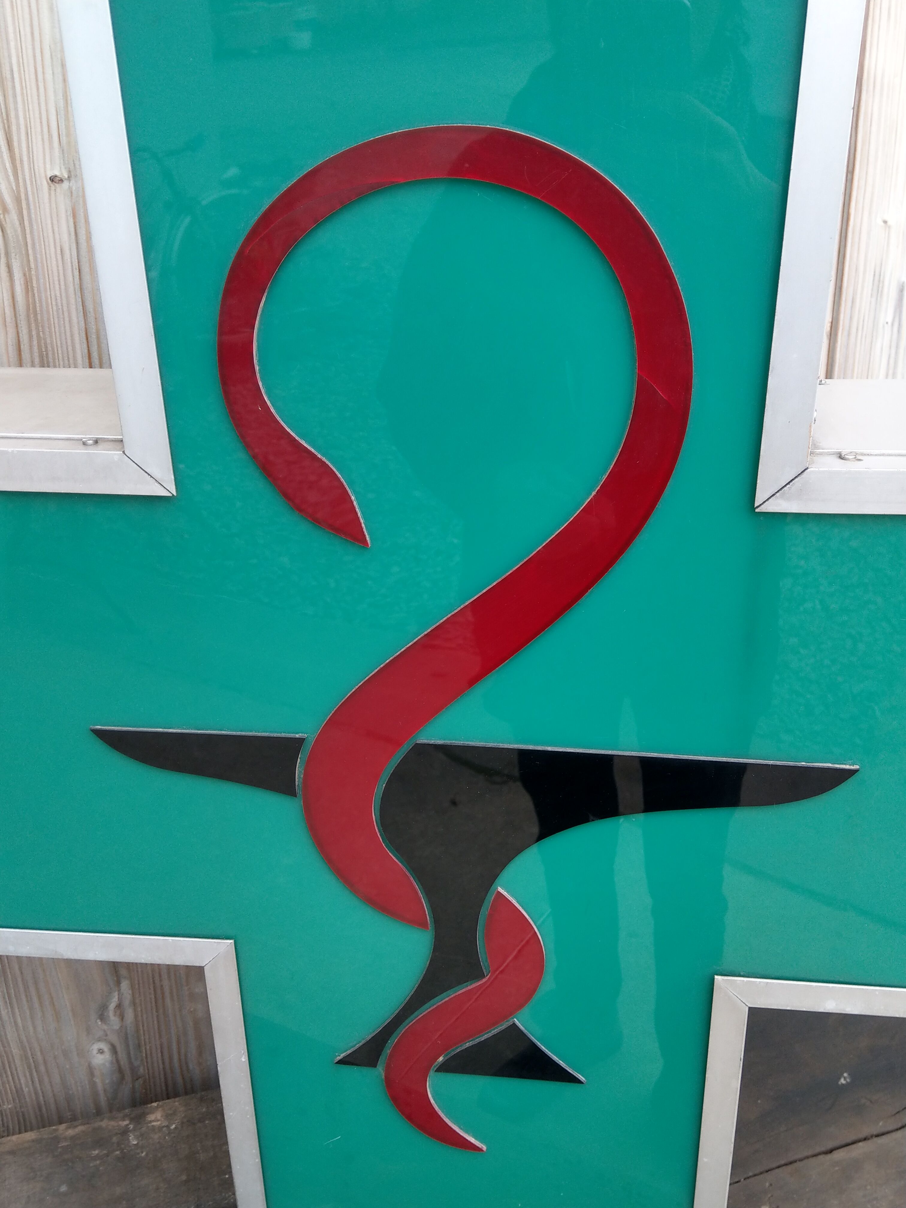 Light sign pharmacy caducée