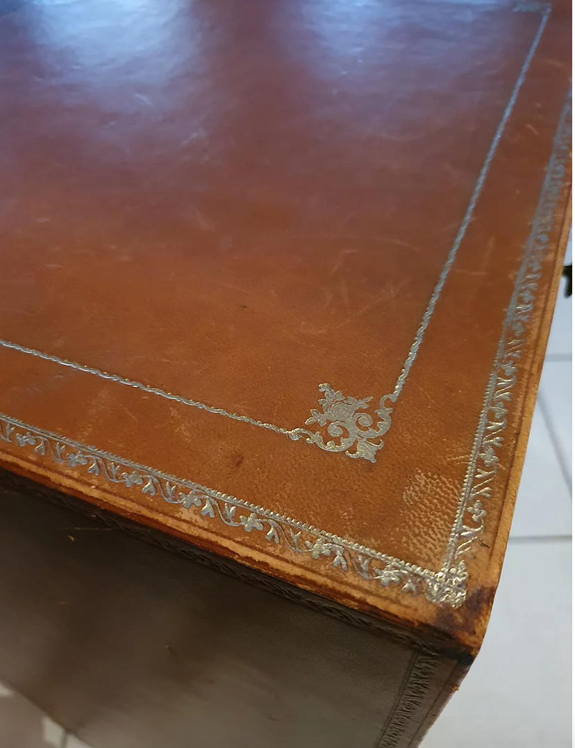 Five-drawer leather carder