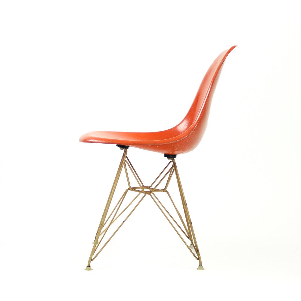Chaise à piètement Eiffel orange par Charles et Ray Eames pour Herman Miller, années 1960