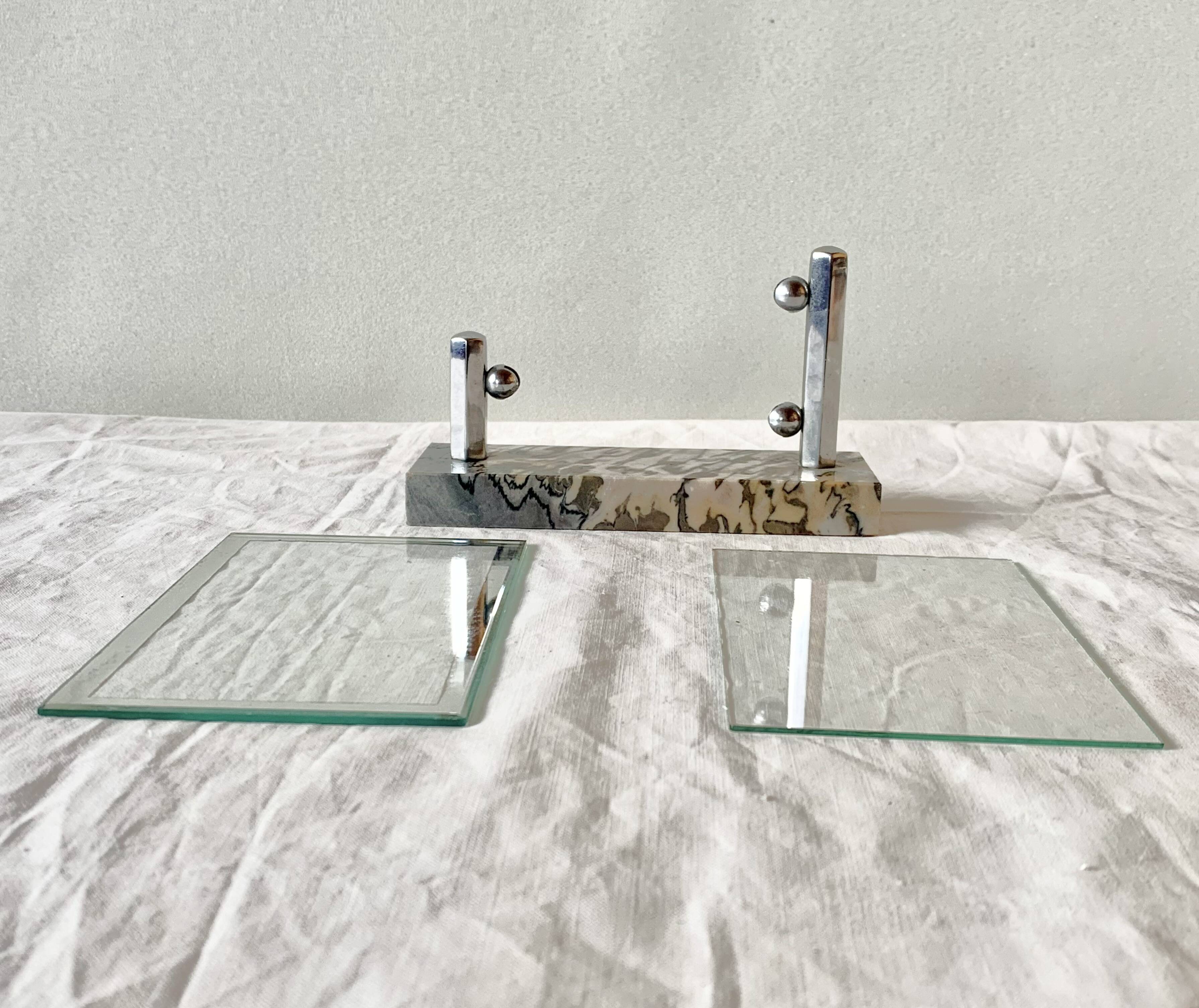 Art Deco photographic frame in marble and glass