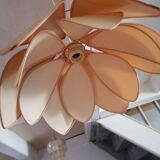 Vintage corolla petal flower suspension