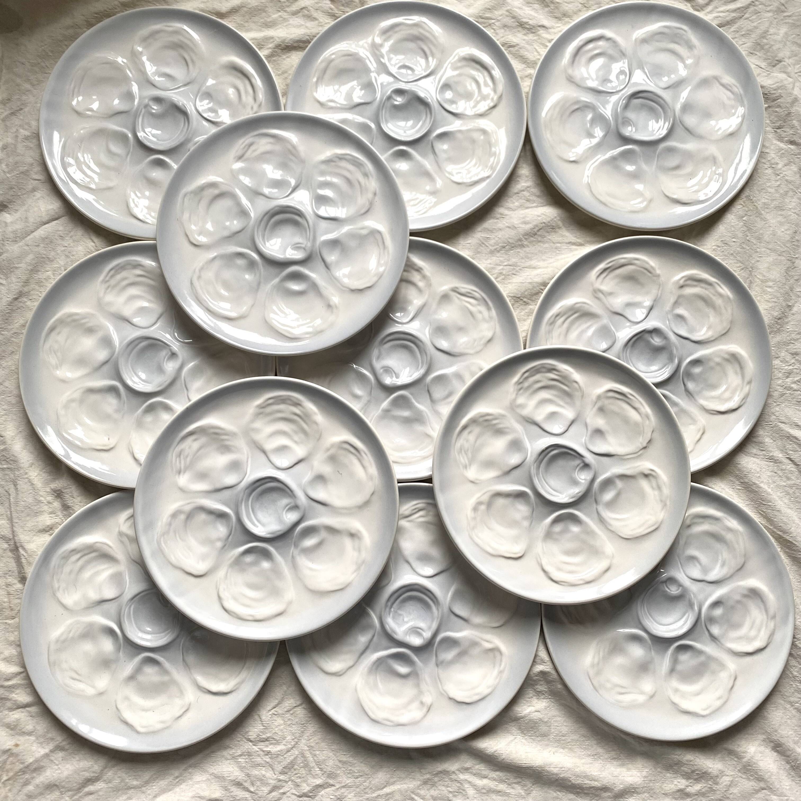 12 Saint Amand oyster plates, sky blue and white