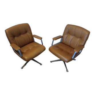 Pair of p215 office armchairs by Osvaldo Borsani for Techno