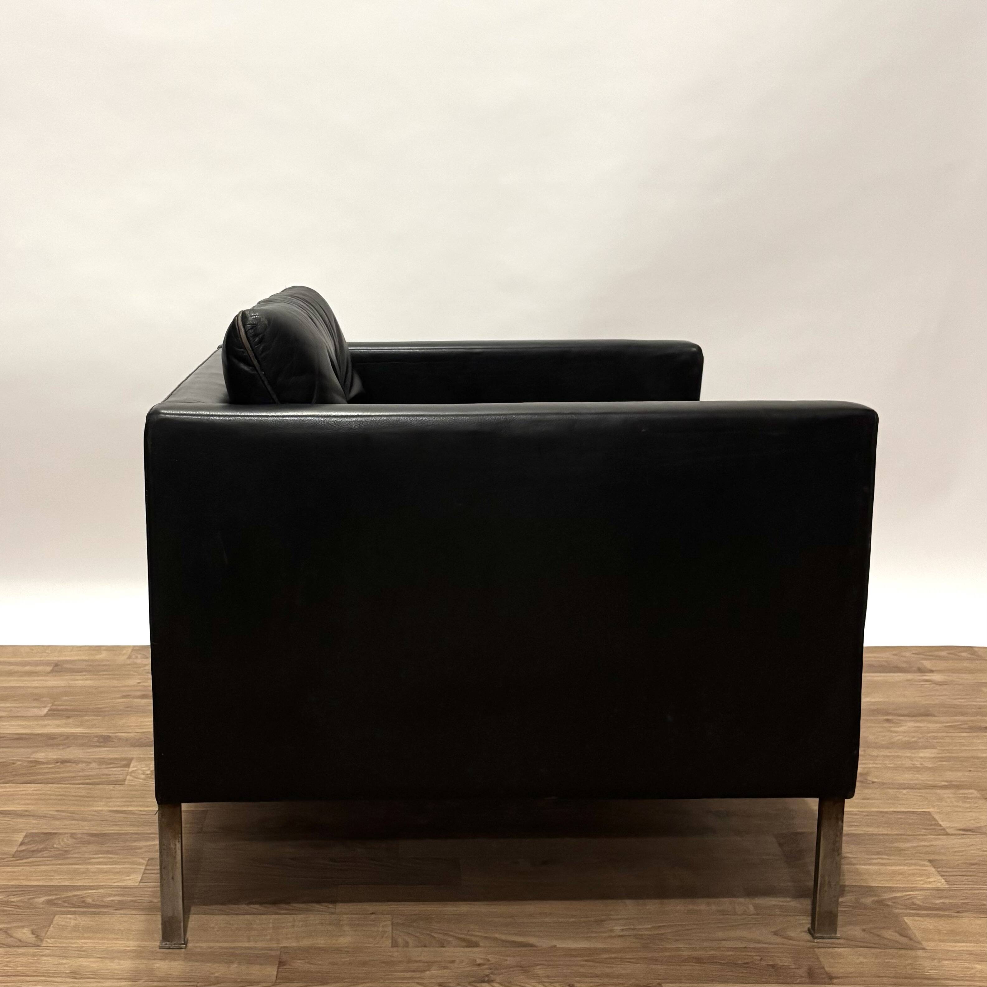 Andy armchair by Pierre Paulin