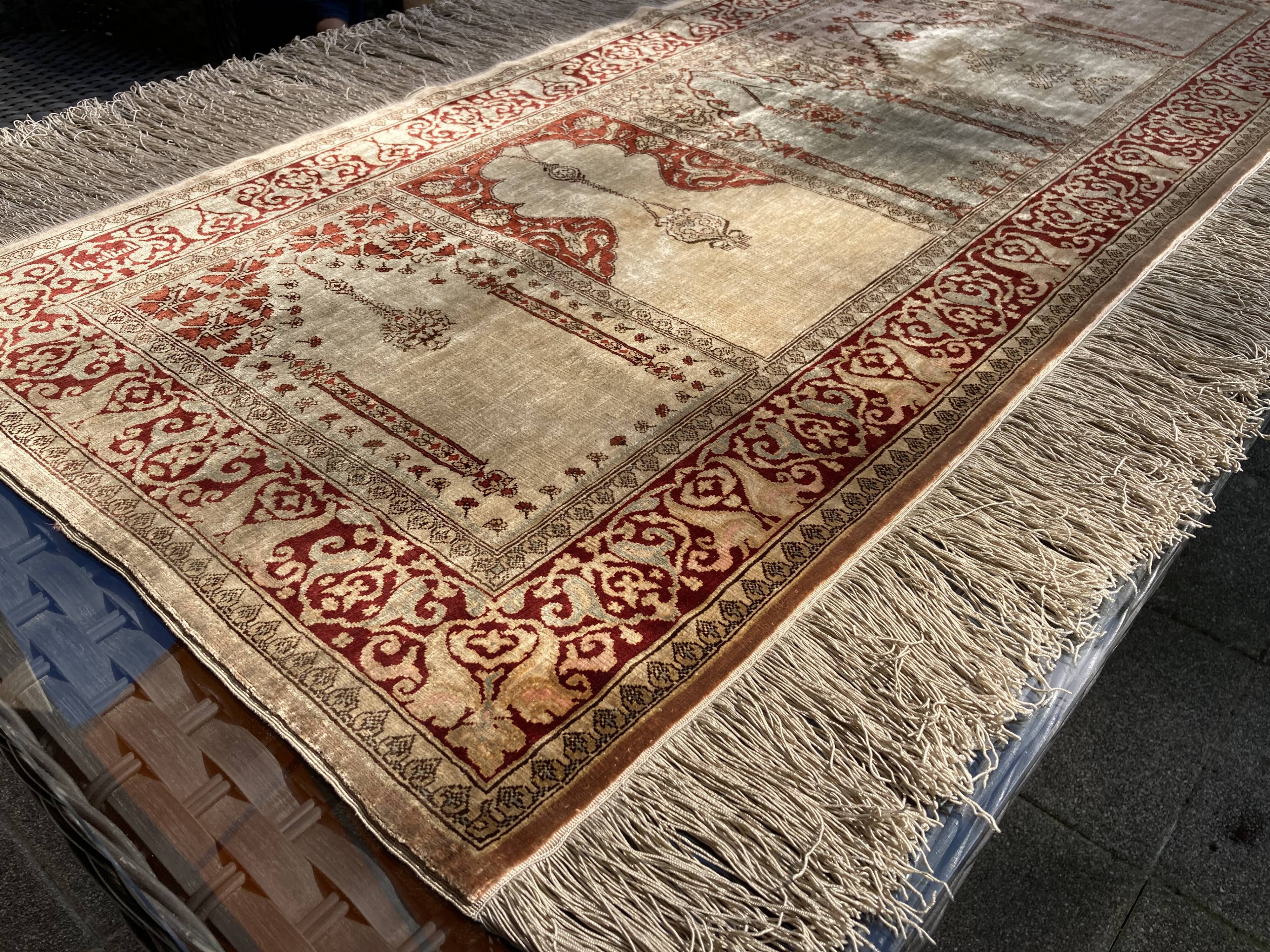 Tapis Istanbul en Soie Signé