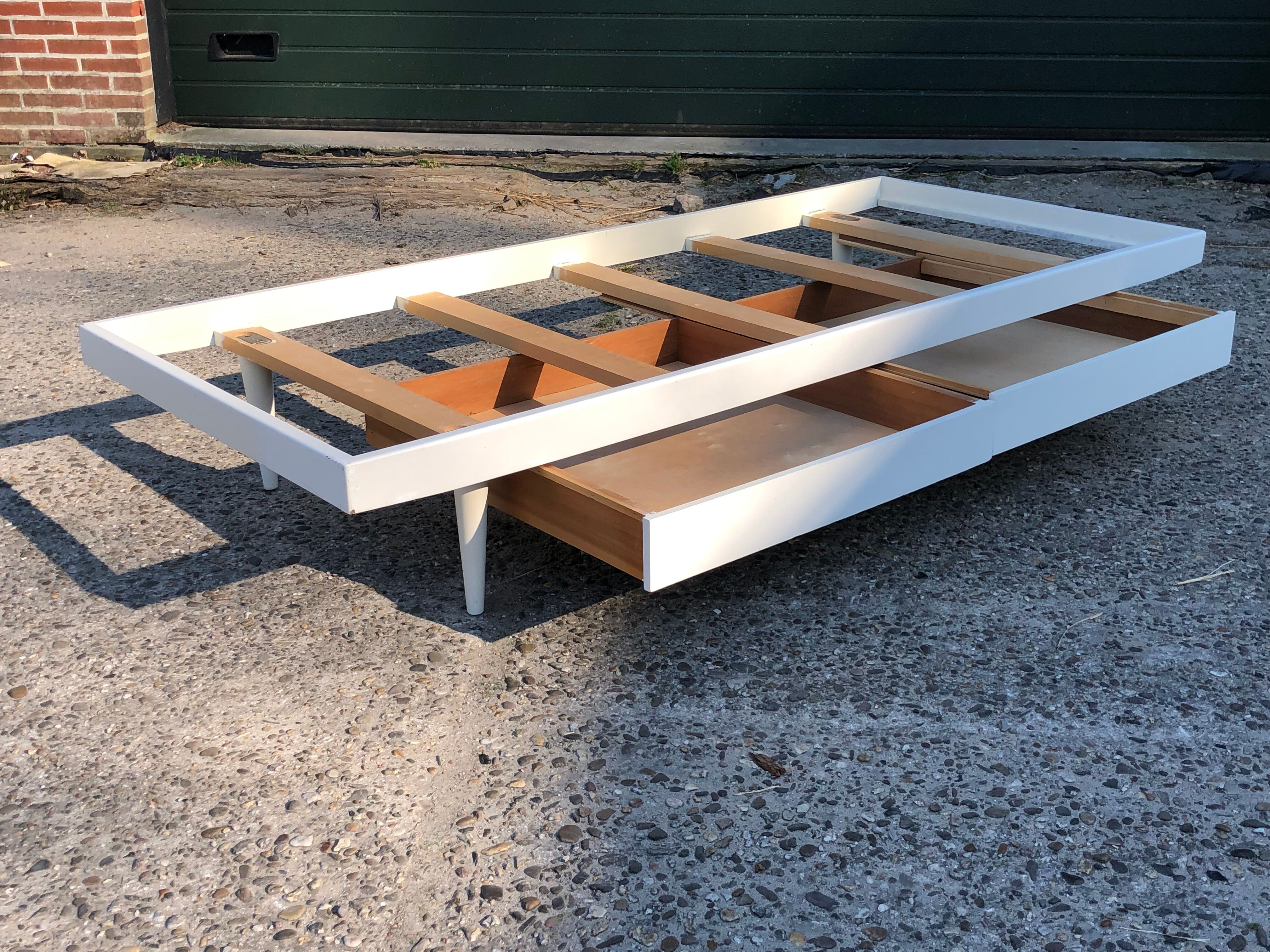 Vintage teak meridian