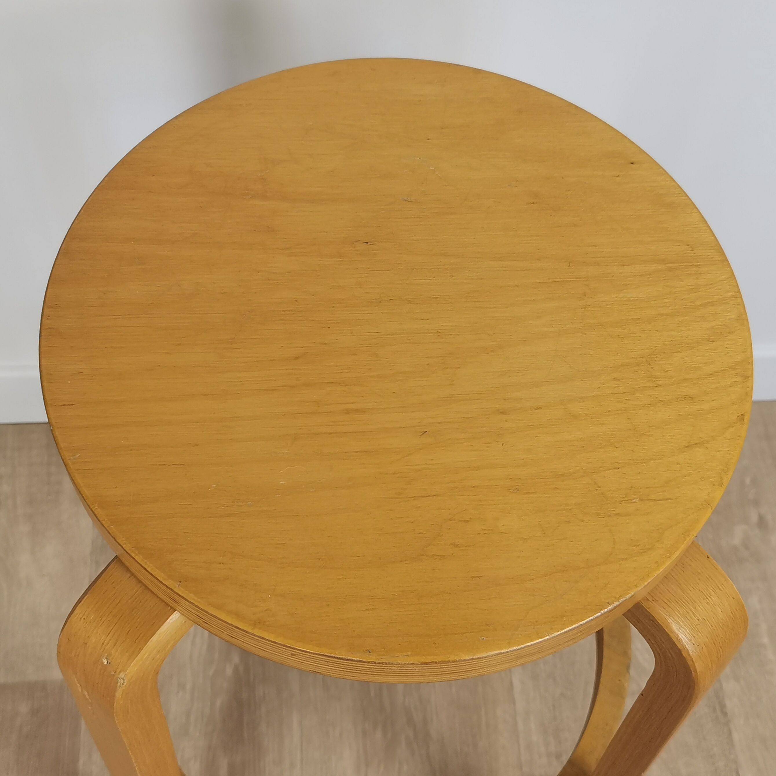 Laminated wooden stools