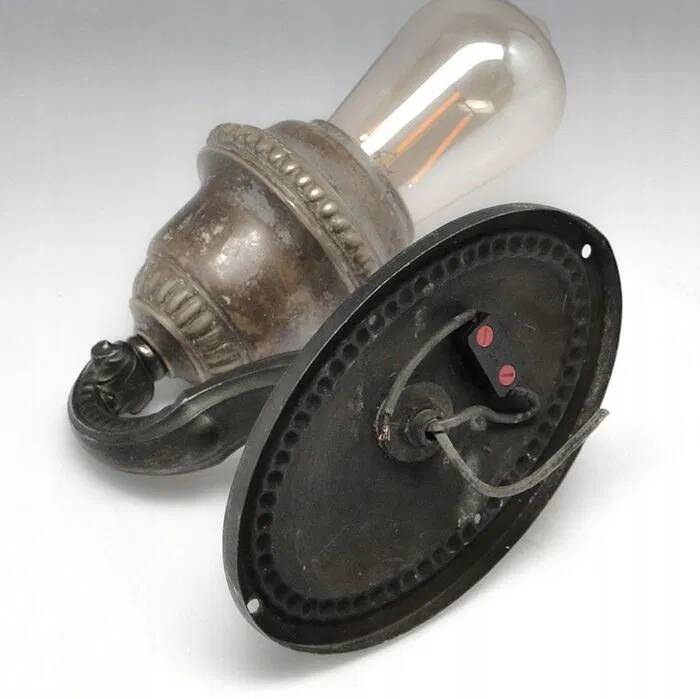 CVH patterned sconce in Secessionist style bell
