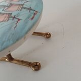 Vintage wall coat hook in brass and Bakelite.