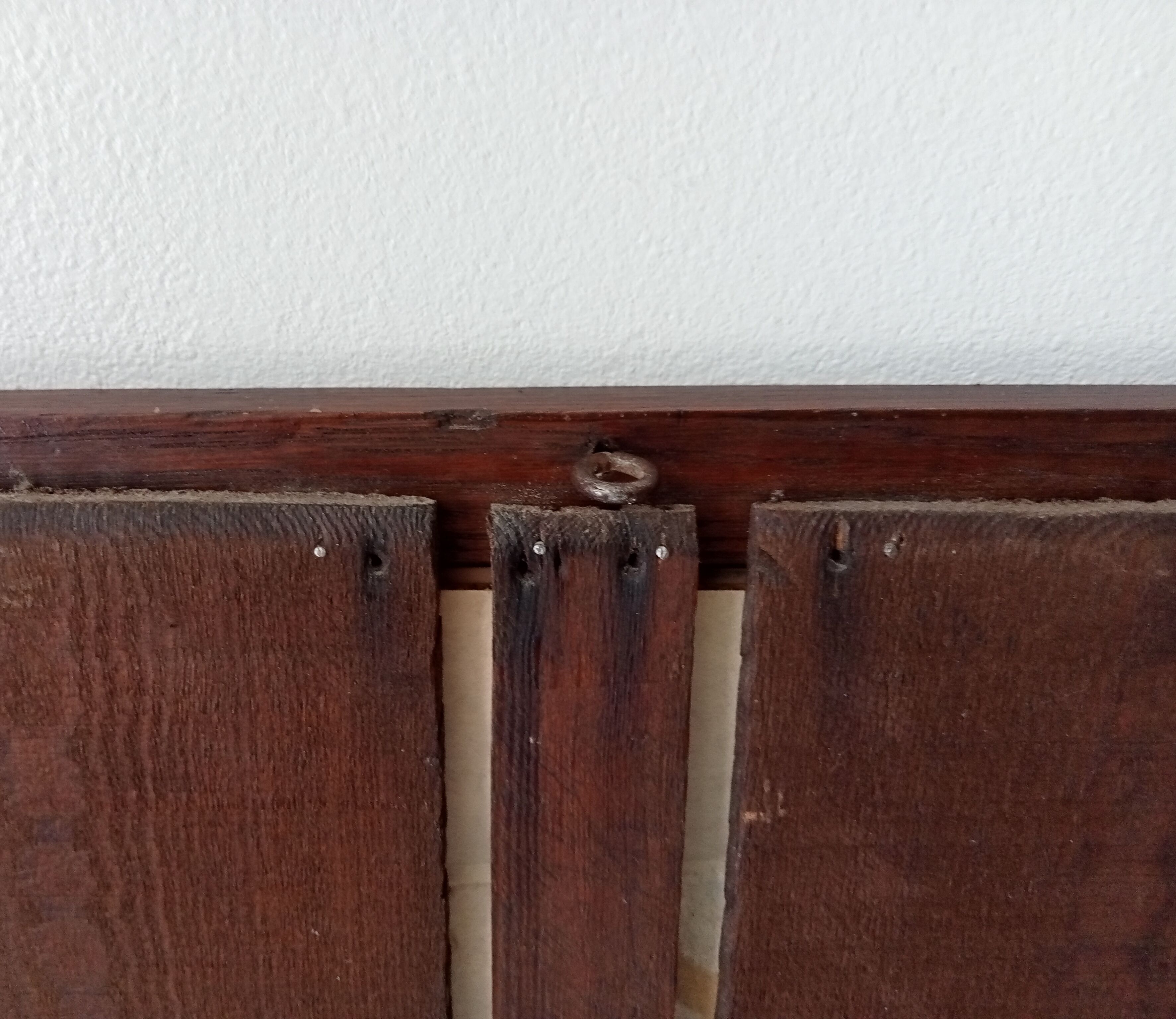 Vintage rectangular mirror in solid wood