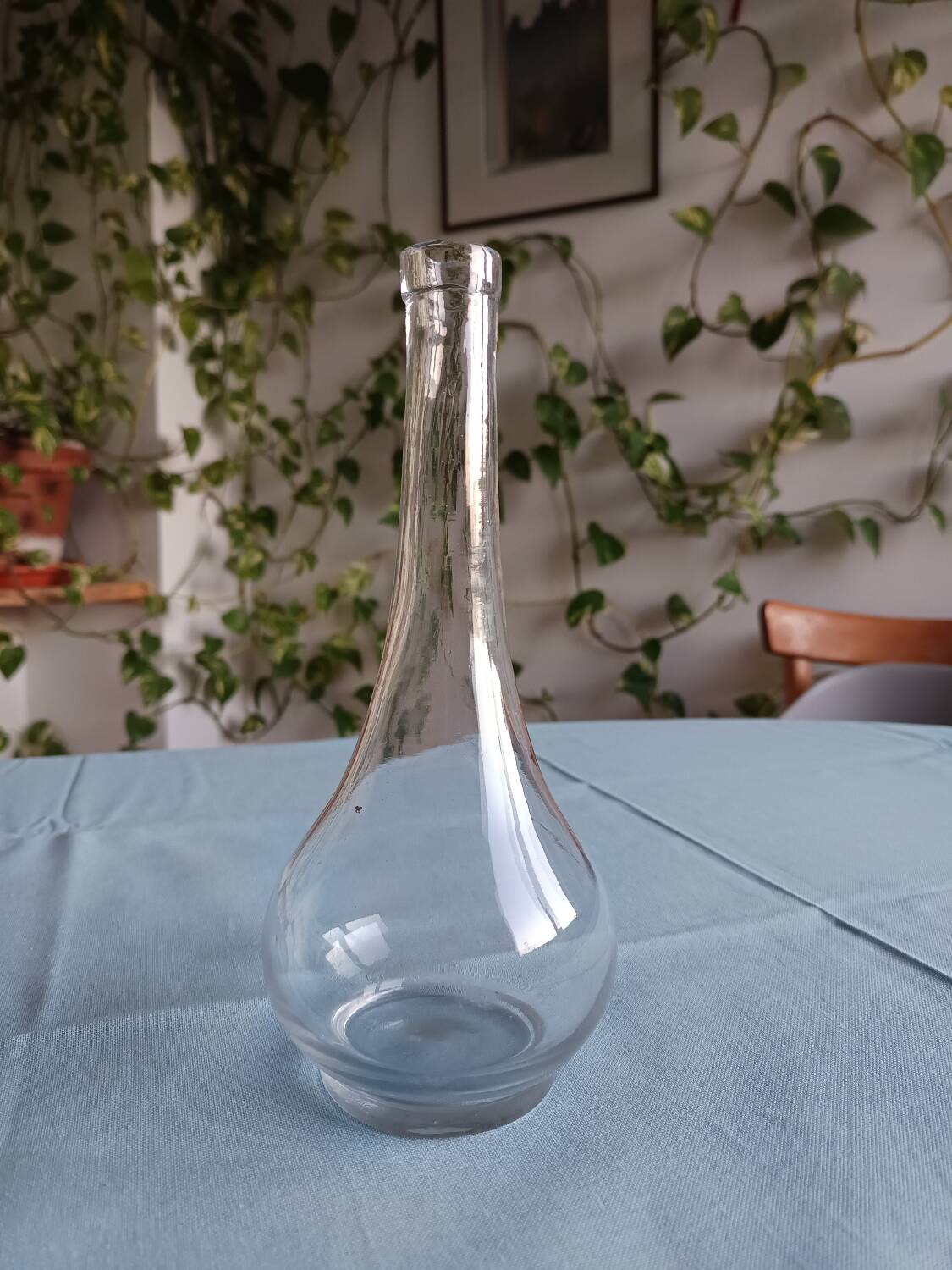 Bottle / single-stem vase