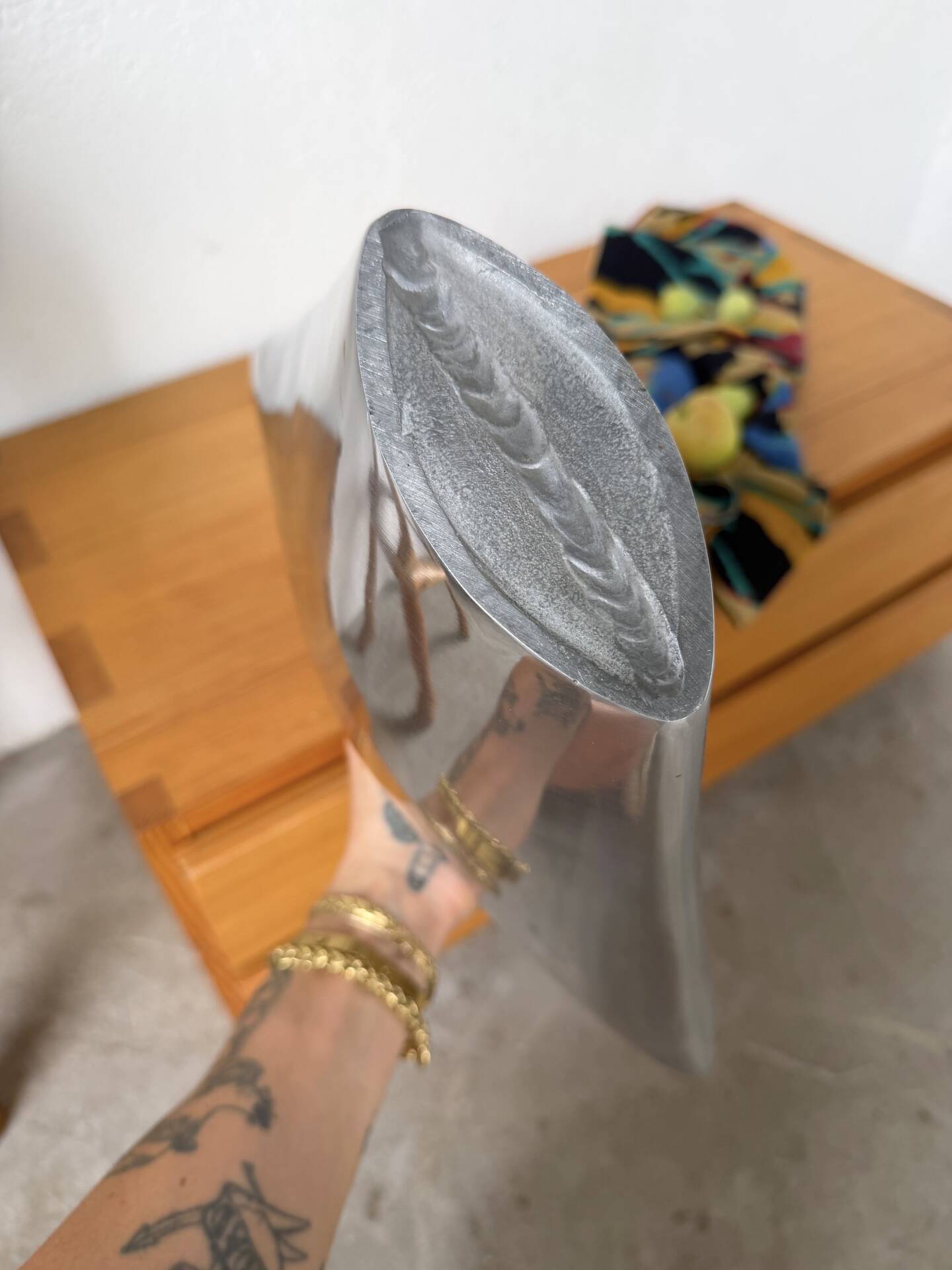 Aluminium fountain vase