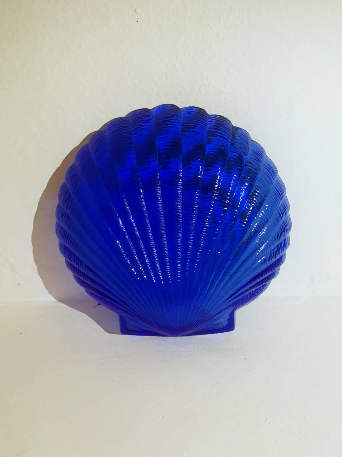 Vintage shell catchall