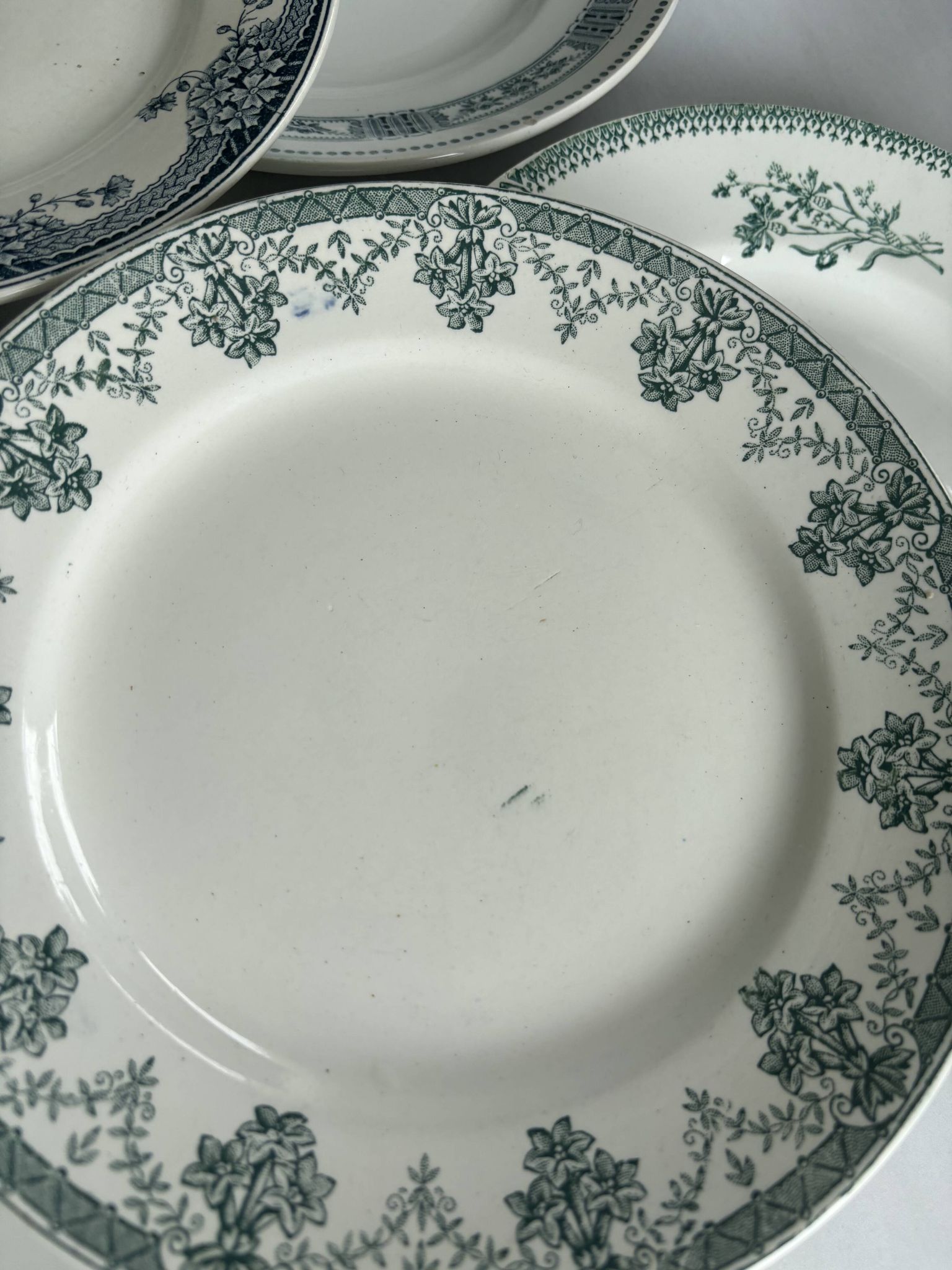 Lot 6 blue and green ironstone plates, antique French earthenware.