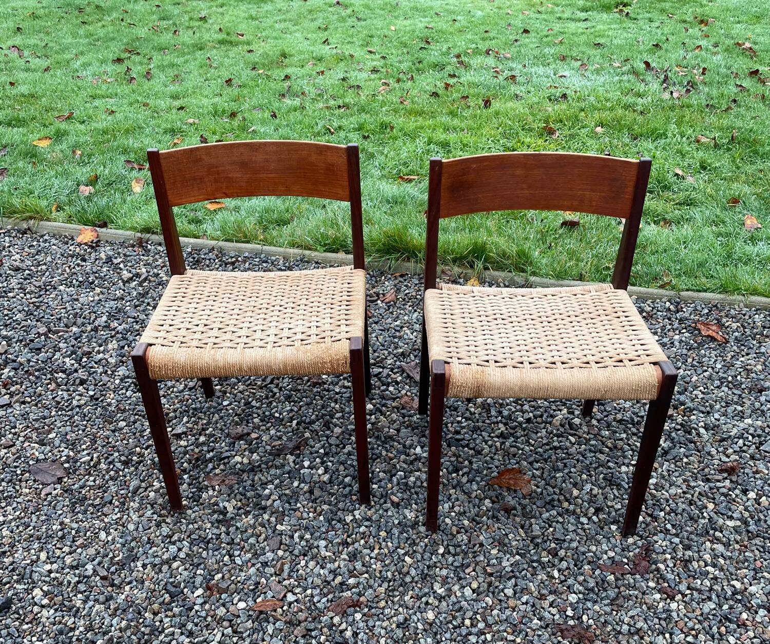 Pair of minimalist vintage chairs "Pia" by Poul Cadovius for Royal Persiennen, Denmark