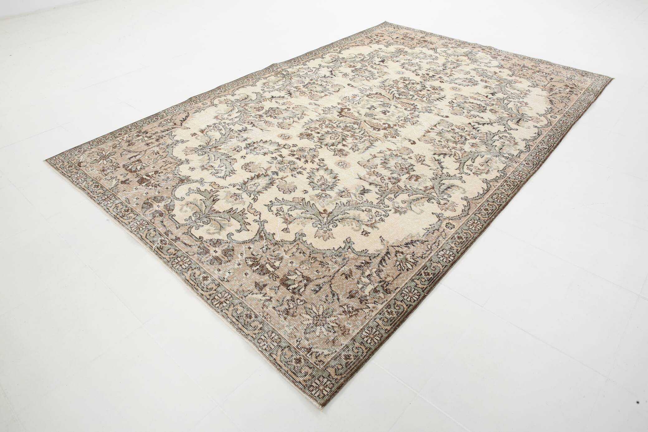 Brown & Cream Floral Vintage Rug, 195x302Cm