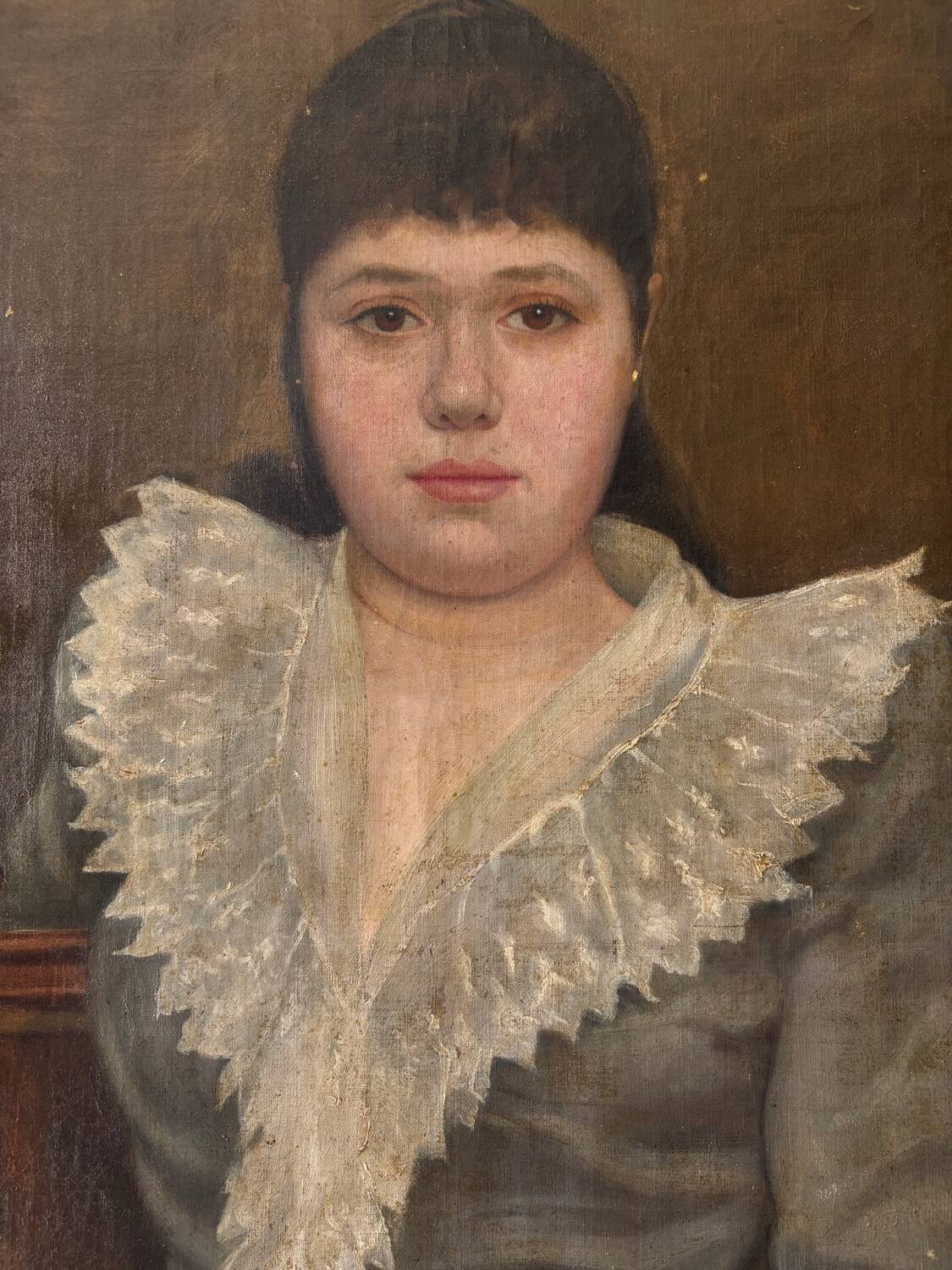 Portrait of a woman reading